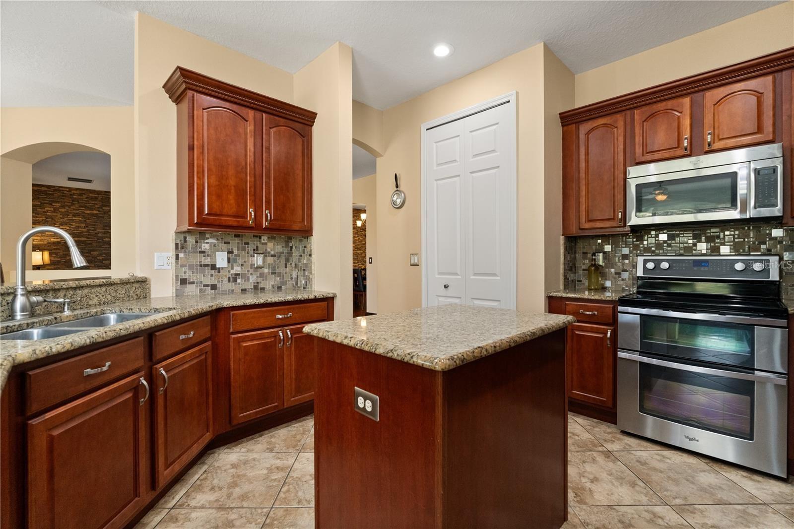 3759 EAGLE ISLE CIR, KISSIMMEE, FL, 34746