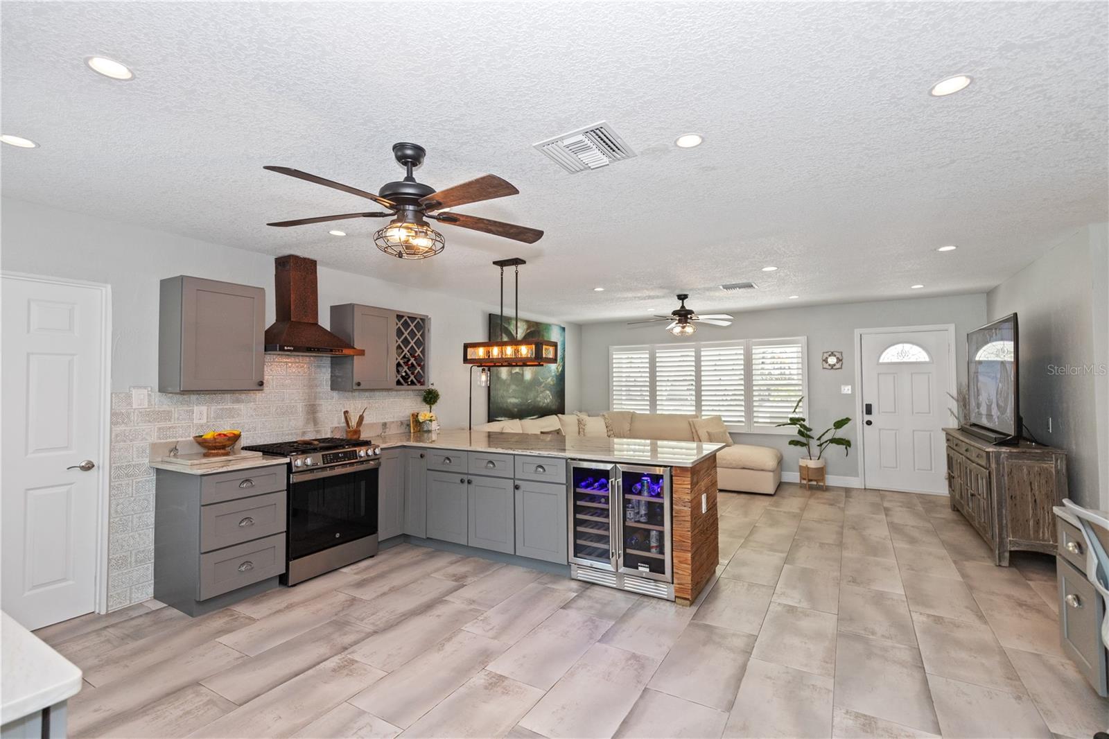 8347 41ST AVE N, ST PETERSBURG, FL, 33709