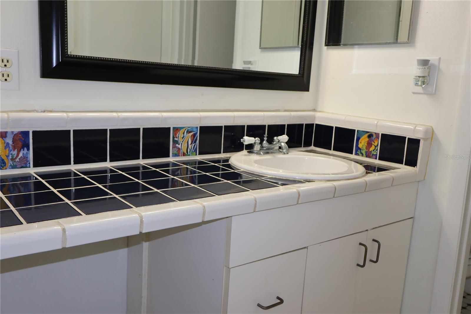 7609 ABBEY LN #B, TAMPA, FL, 33617