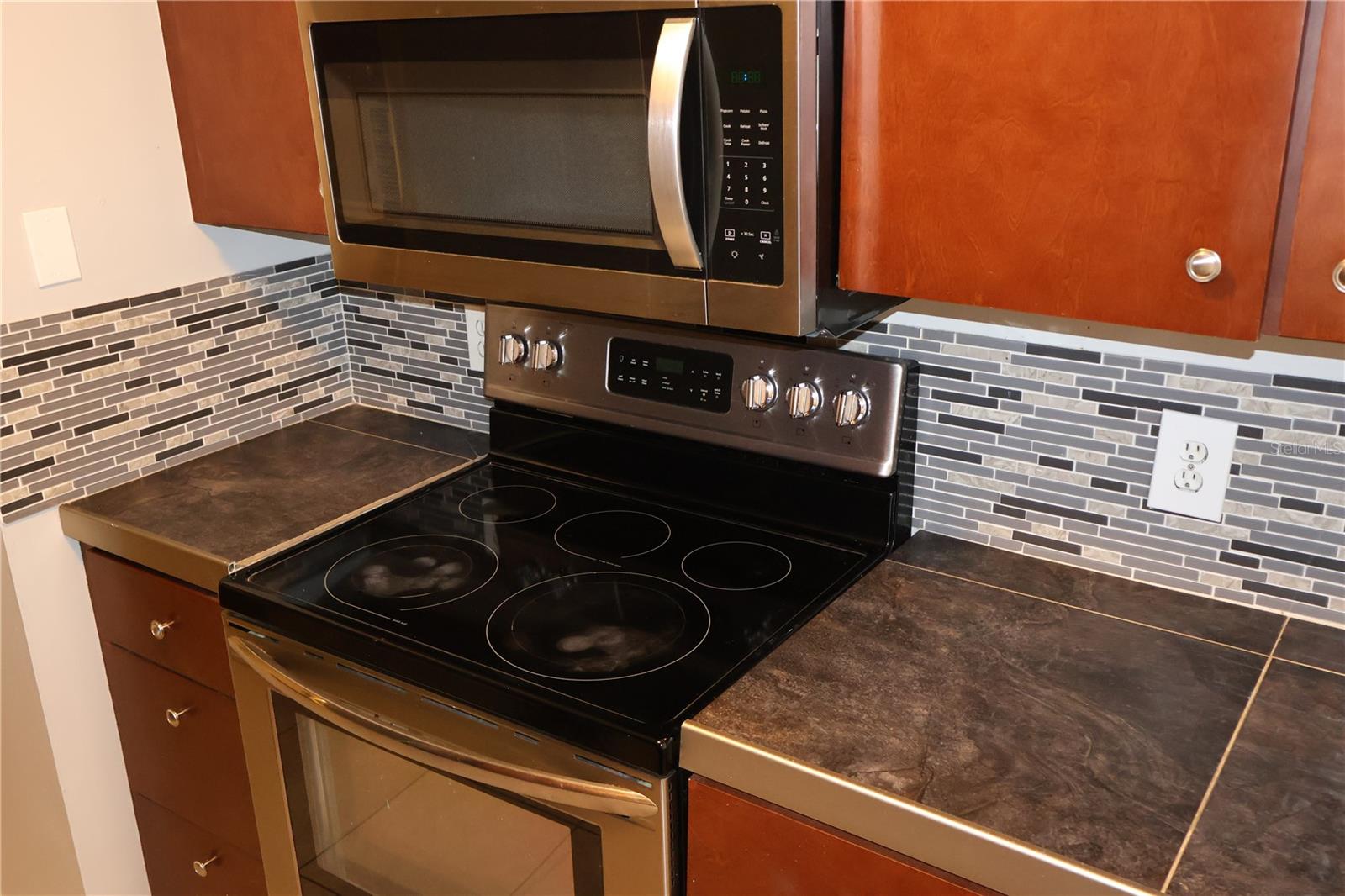 7609 ABBEY LN #B, TAMPA, FL, 33617