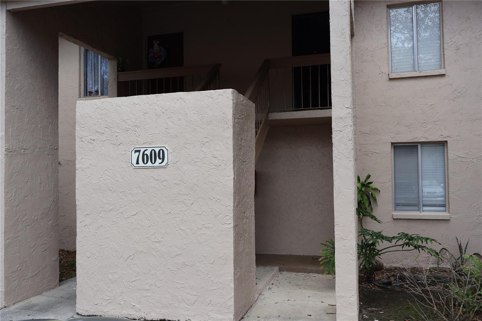 7609 ABBEY LN #B, TAMPA, FL, 33617