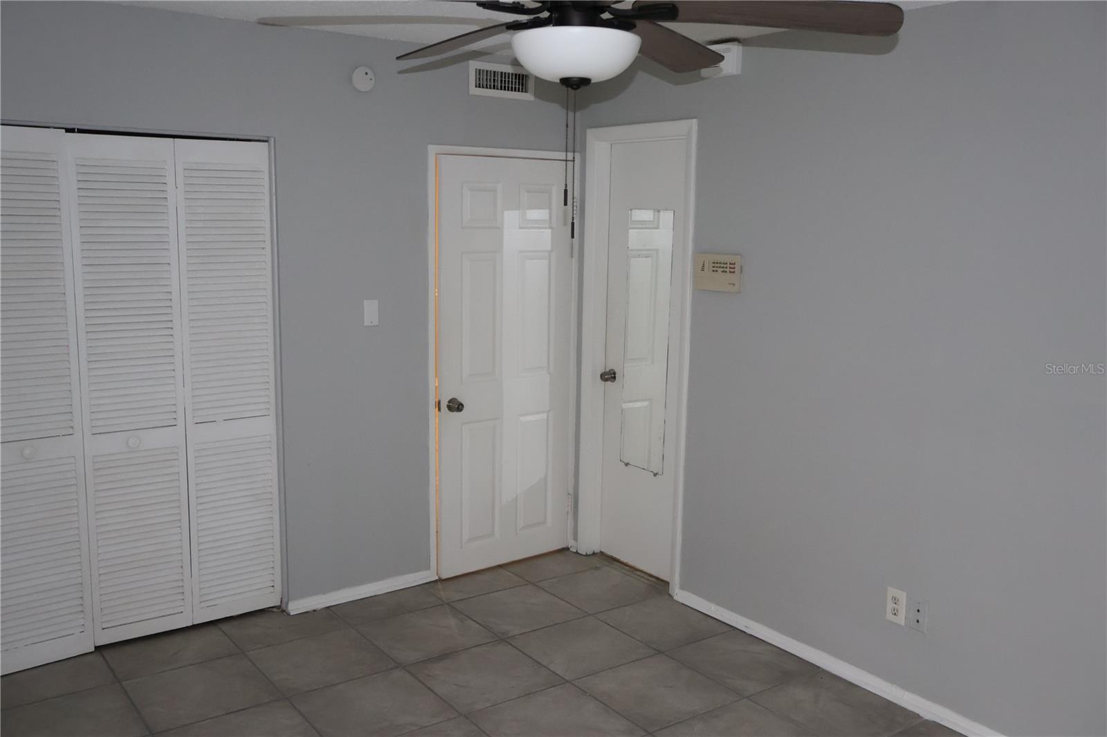 7609 ABBEY LN #B, TAMPA, FL, 33617