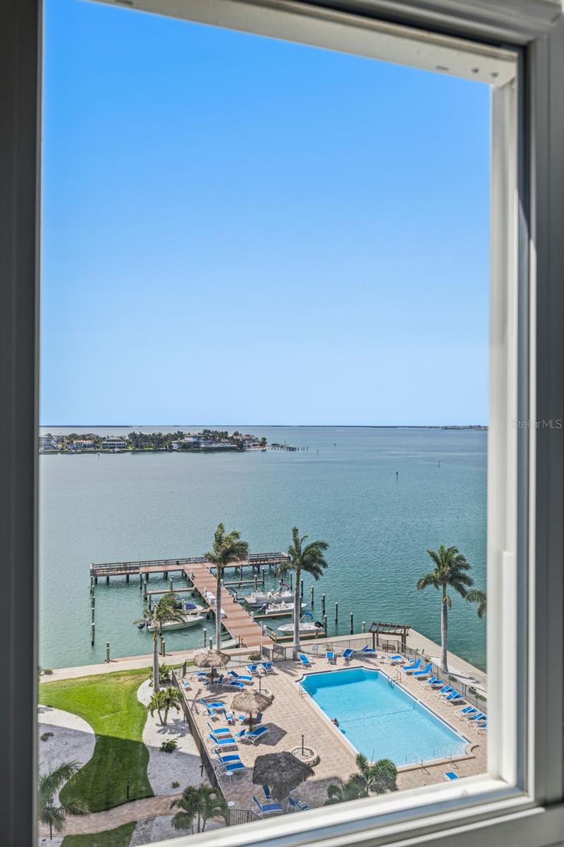 5220 BRITTANY DR S #901, ST PETERSBURG, FL, 33715