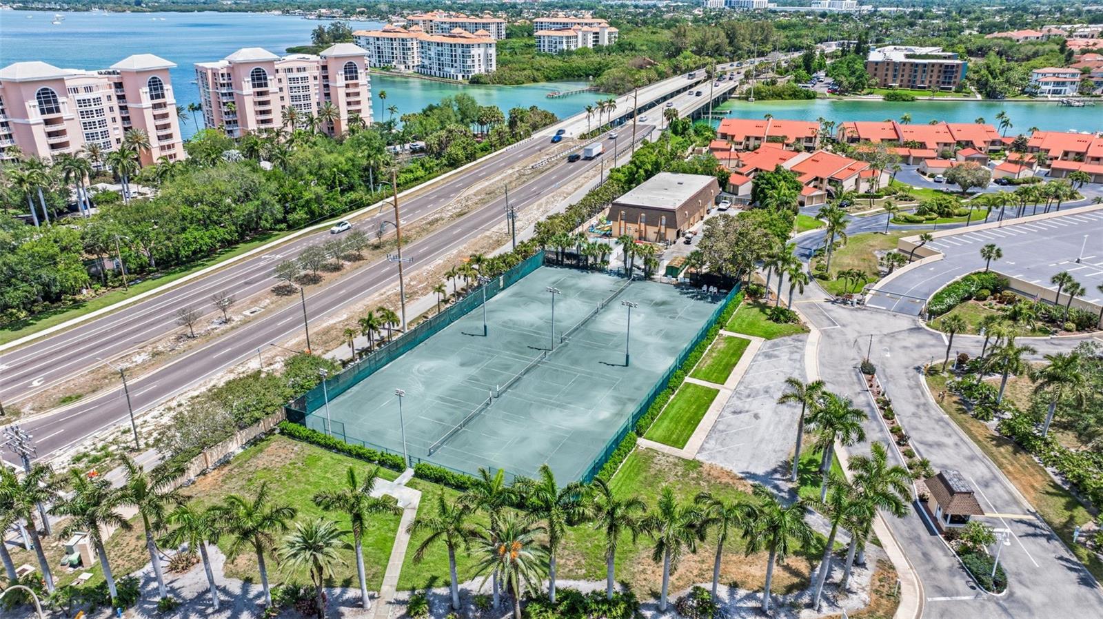 5220 BRITTANY DR S #901, ST PETERSBURG, FL, 33715