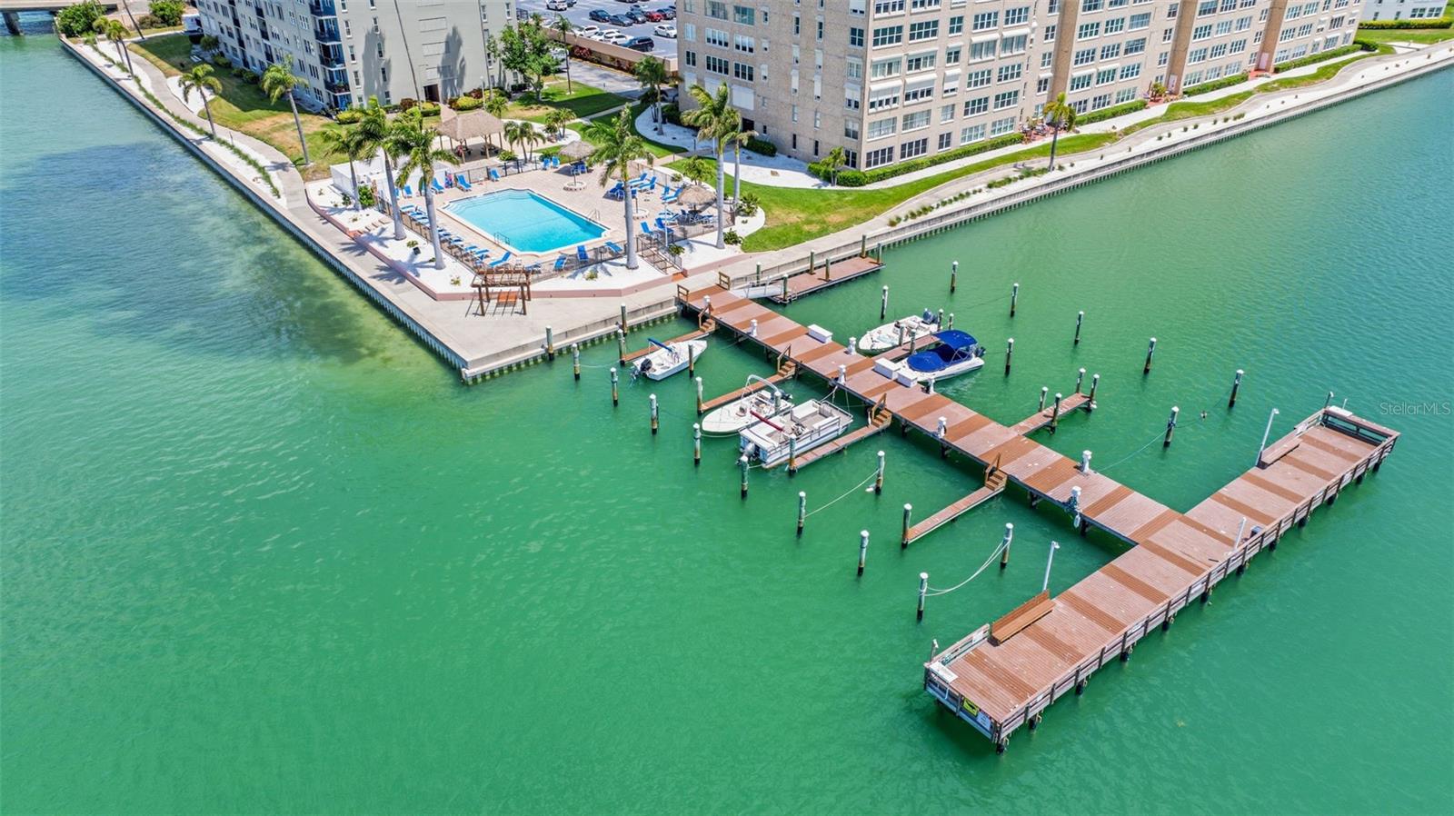 5220 BRITTANY DR S #901, ST PETERSBURG, FL, 33715