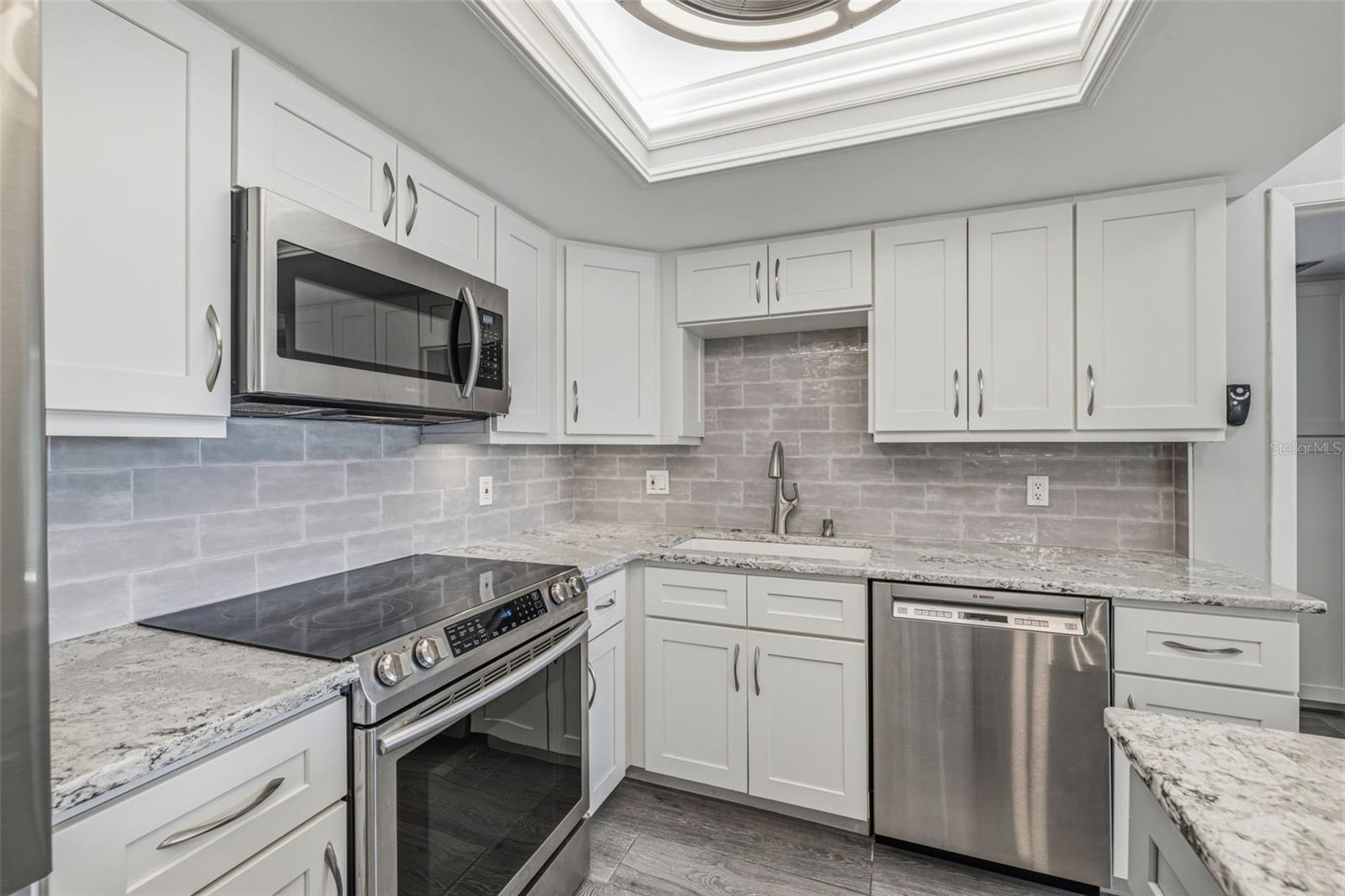 5220 BRITTANY DR S #901, ST PETERSBURG, FL, 33715