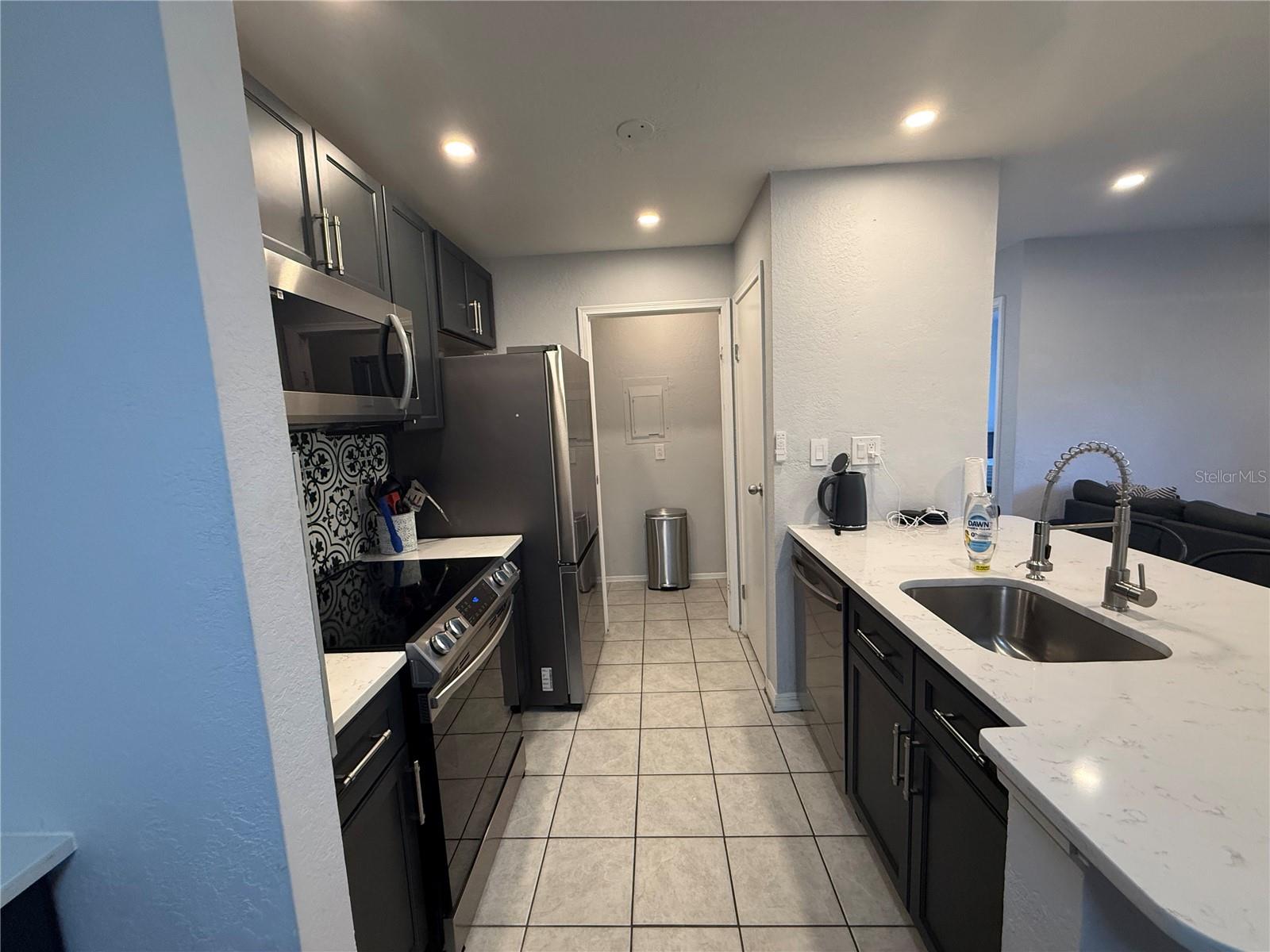 1400 GANDY BLVD N #703, ST PETERSBURG, FL, 33702