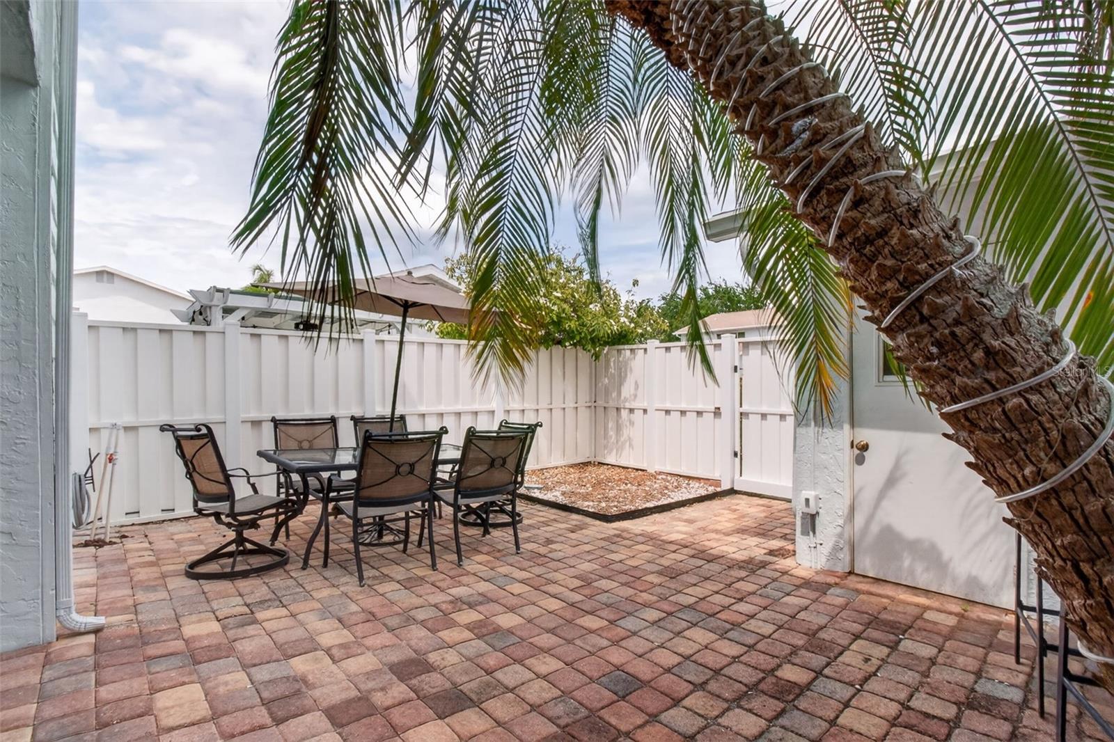 6660 CAPE HATTERAS WAY NE #2, ST PETERSBURG, FL, 33702