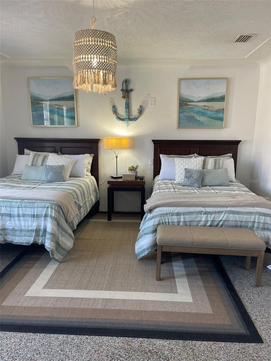 128 RIDGEWOOD AVE, DAYTONA BEACH, FL, 32117