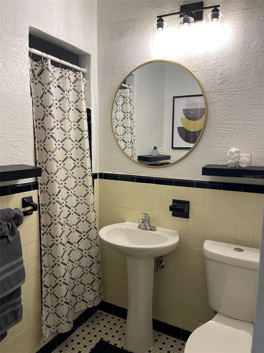 128 RIDGEWOOD AVE, DAYTONA BEACH, FL, 32117
