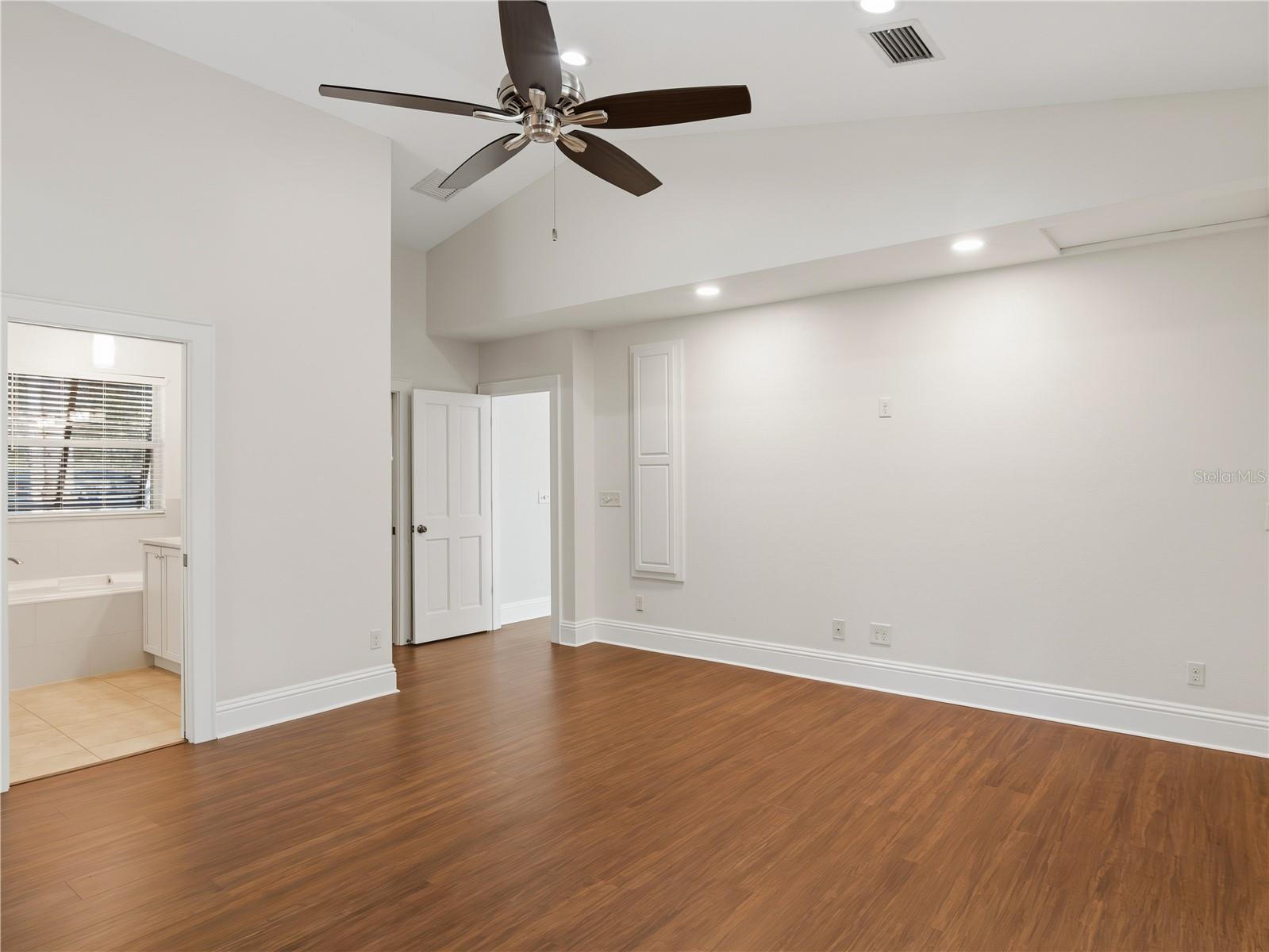 6043 LAKE ERIE RD, GROVELAND, FL, 34736