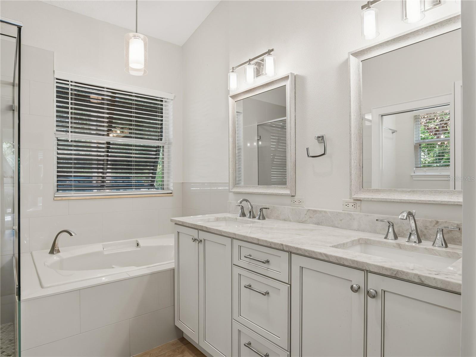 6043 LAKE ERIE RD, GROVELAND, FL, 34736