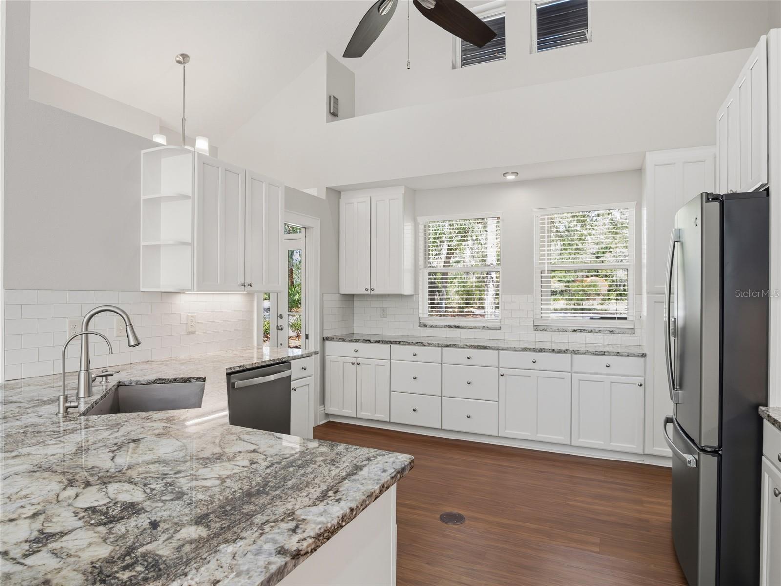 6043 LAKE ERIE RD, GROVELAND, FL, 34736