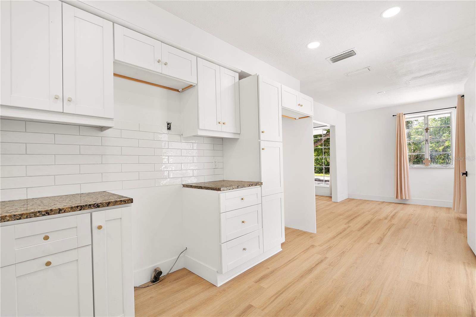 2002 VIRGINIA DR, BRADENTON, FL, 34205