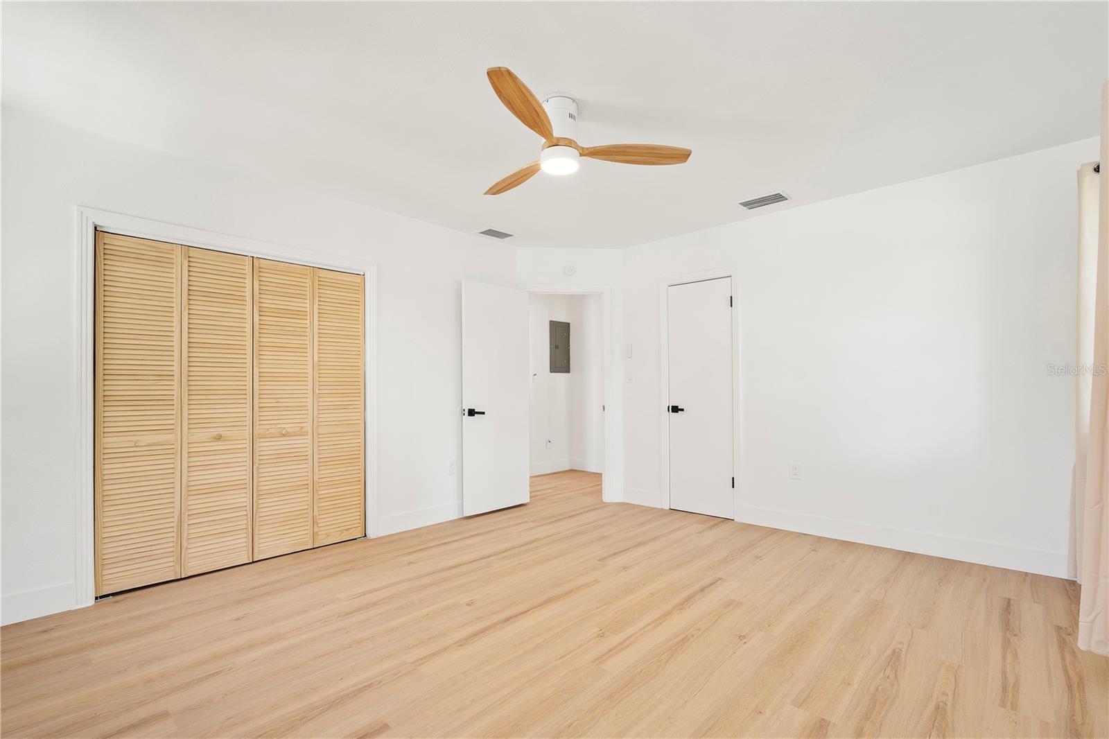 2002 VIRGINIA DR, BRADENTON, FL, 34205