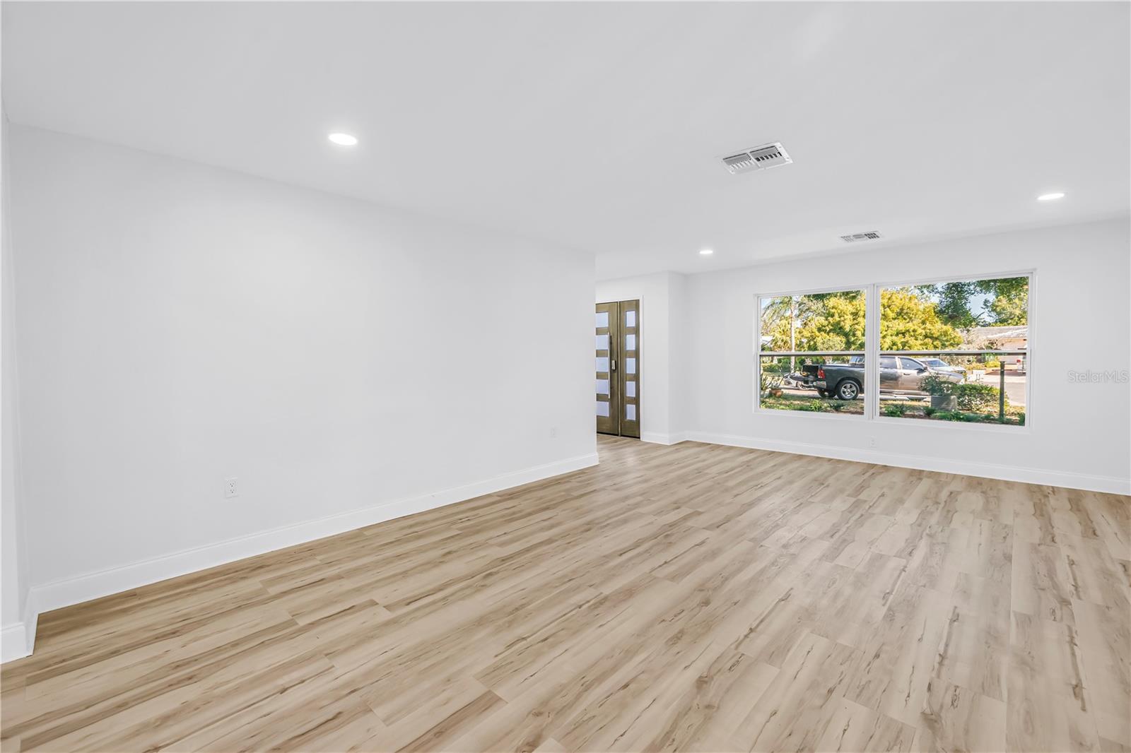 2161 NE HILLWOOD CT, CLEARWATER, FL, 33763