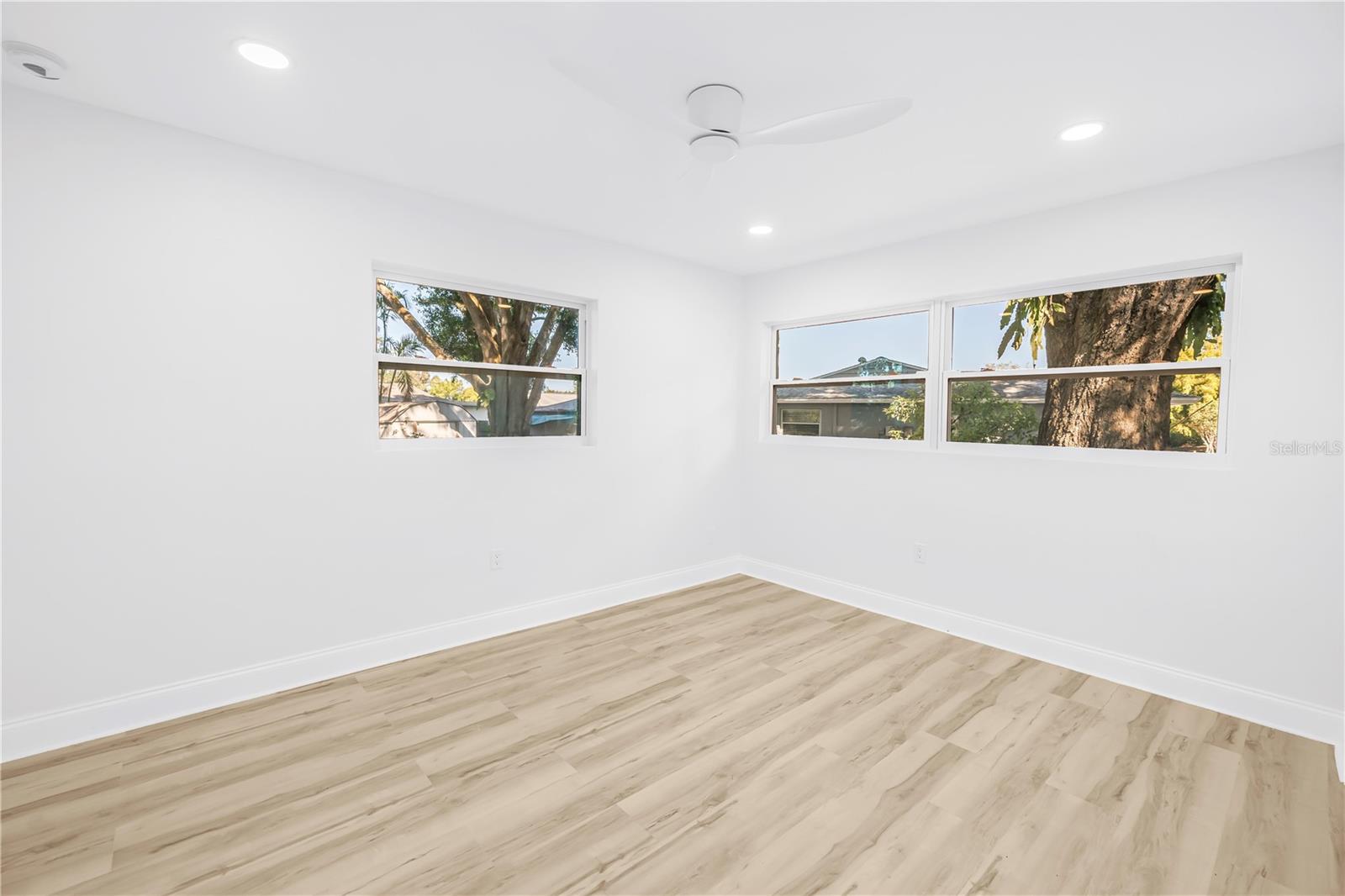 2161 NE HILLWOOD CT, CLEARWATER, FL, 33763