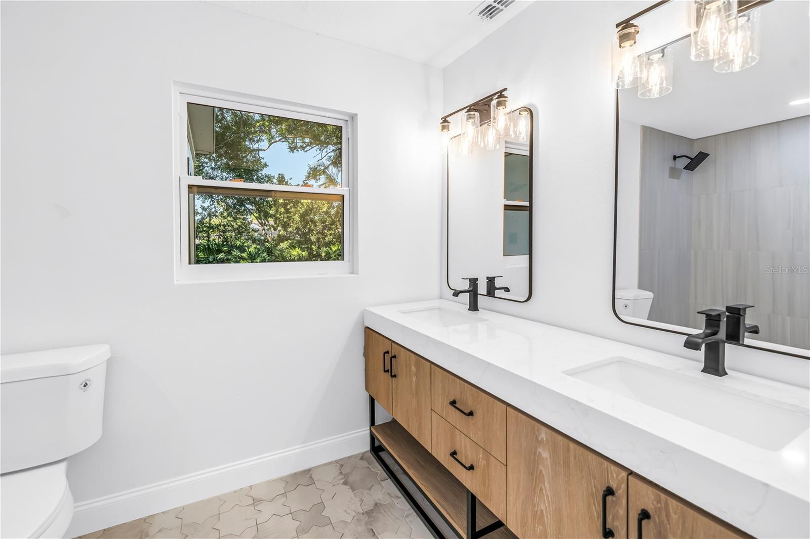 2161 NE HILLWOOD CT, CLEARWATER, FL, 33763