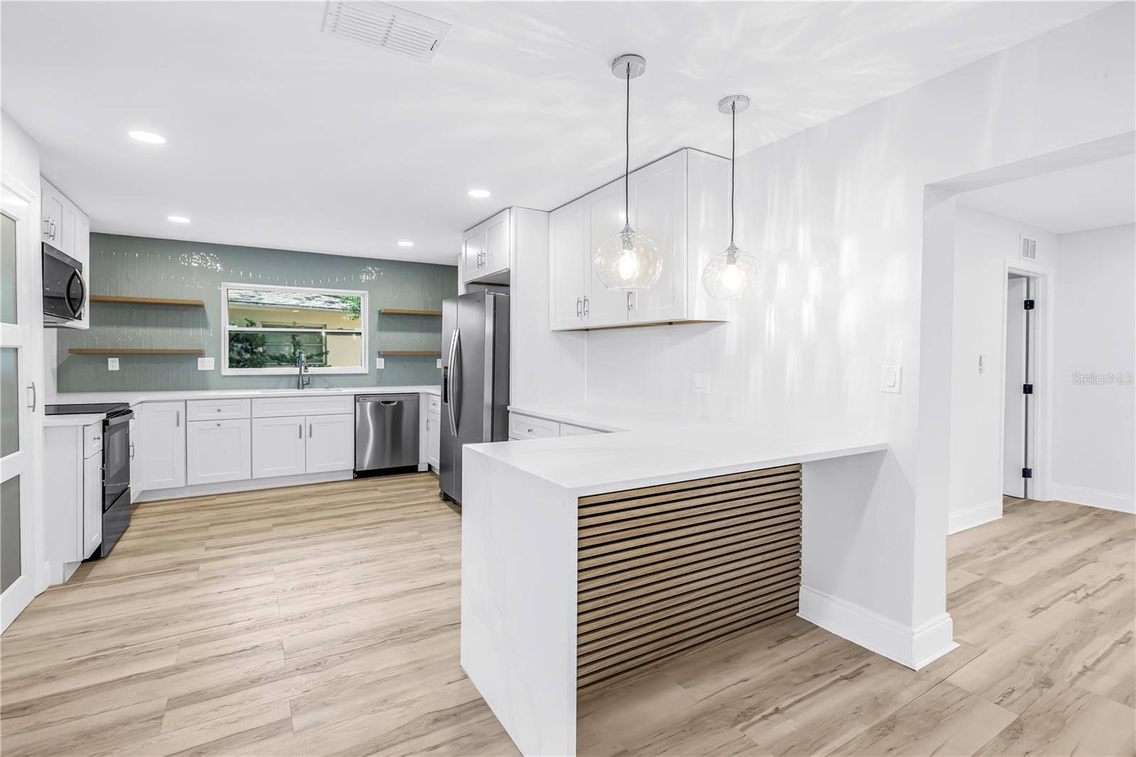 2161 NE HILLWOOD CT, CLEARWATER, FL, 33763