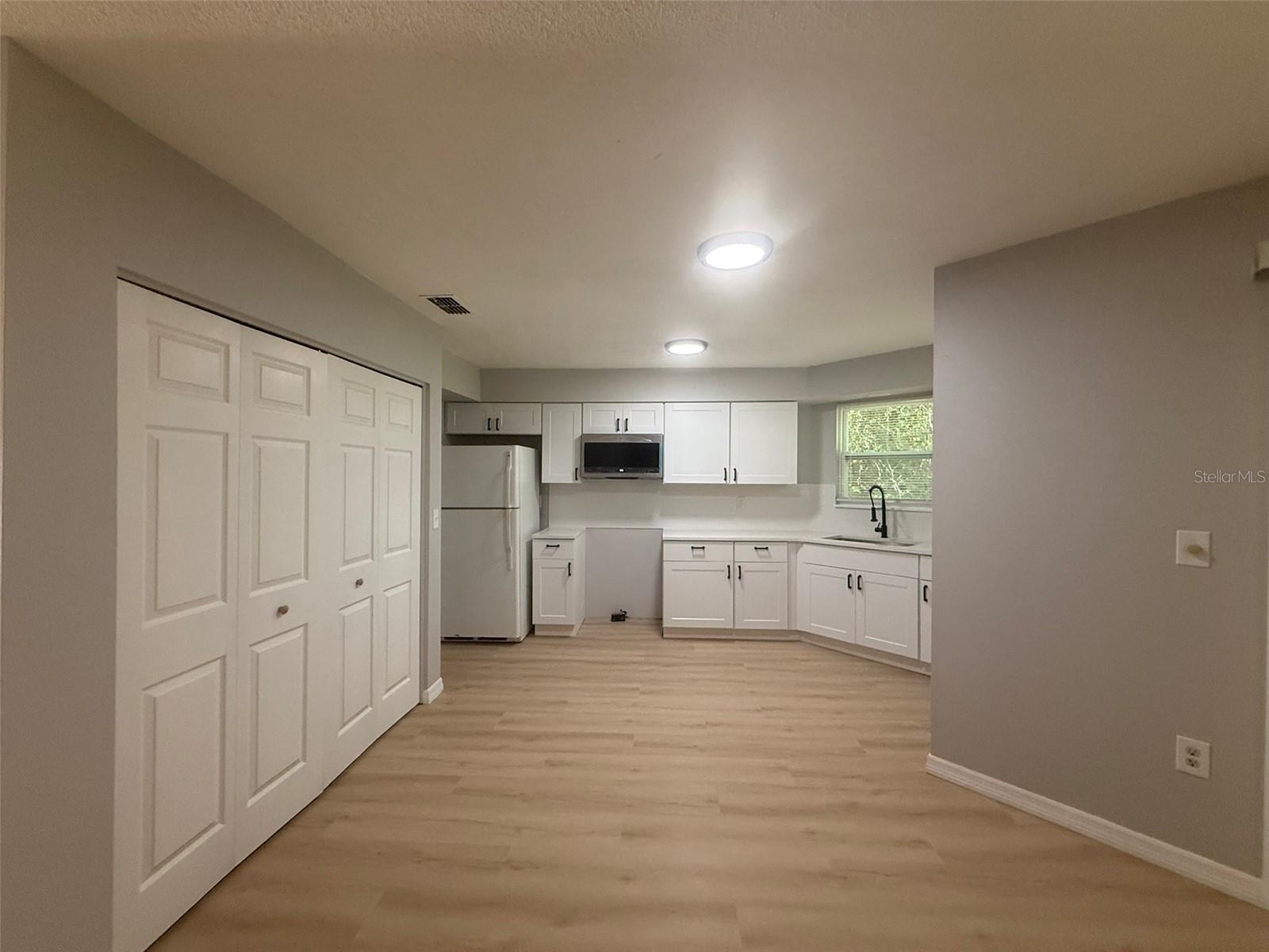 3664 MERIDEN AVE, OLDSMAR, FL, 34677