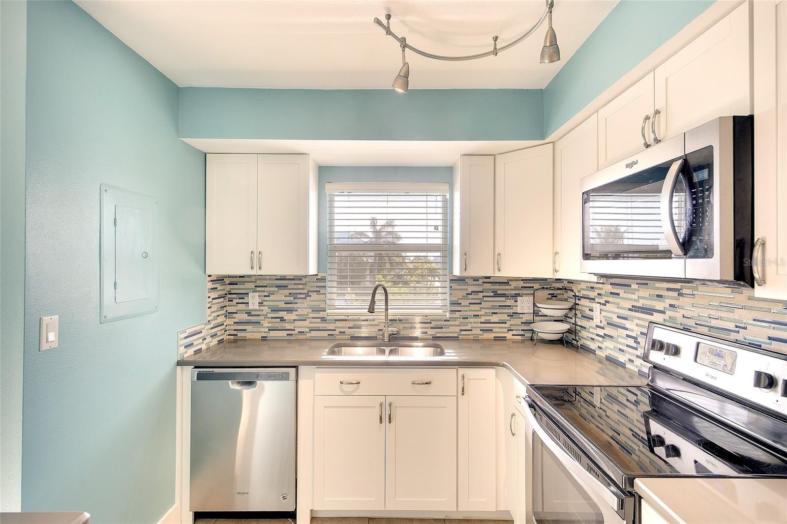 4307 GULF DR #207, HOLMES BEACH, FL, 34217