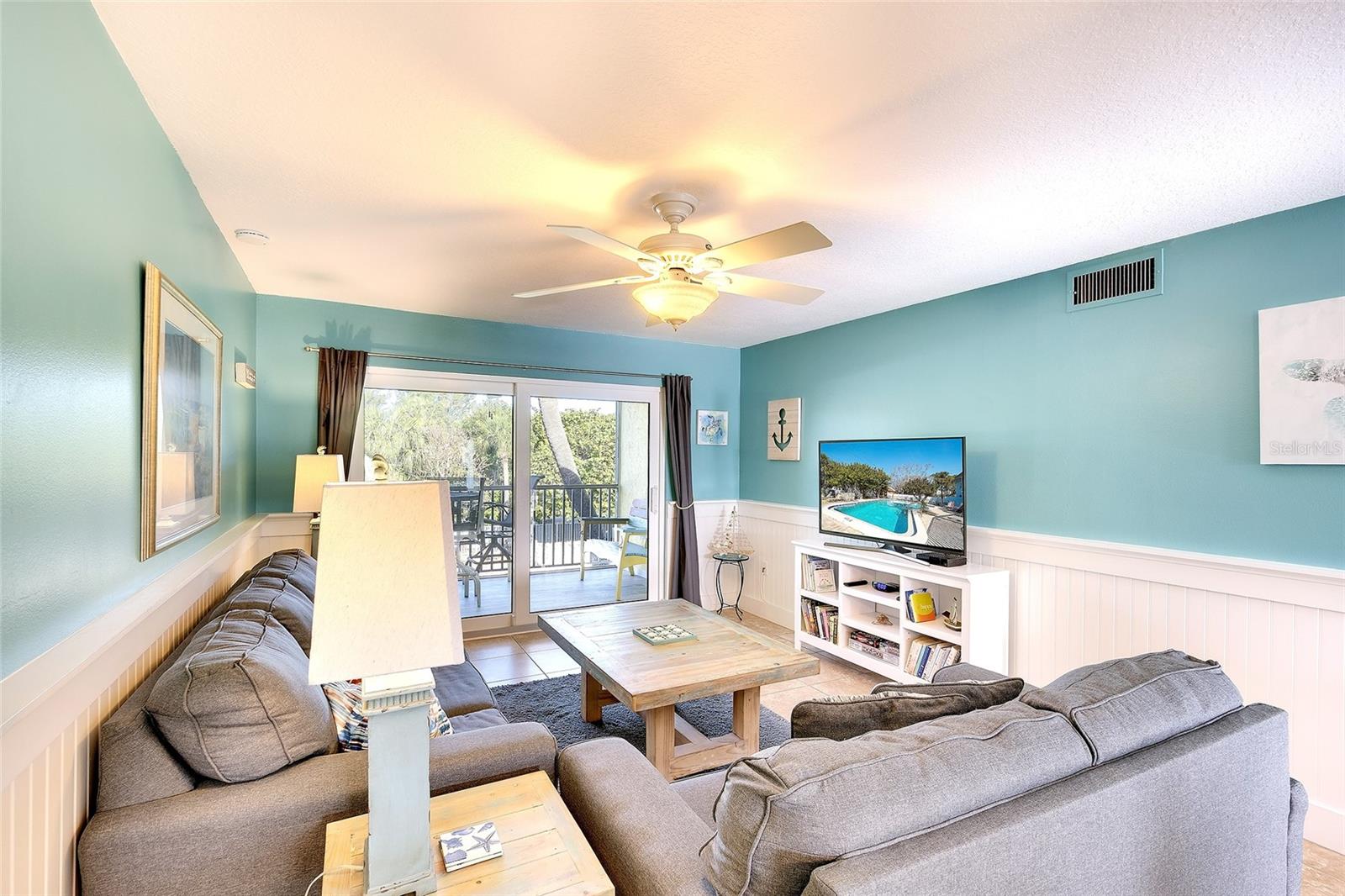 4307 GULF DR #207, HOLMES BEACH, FL, 34217