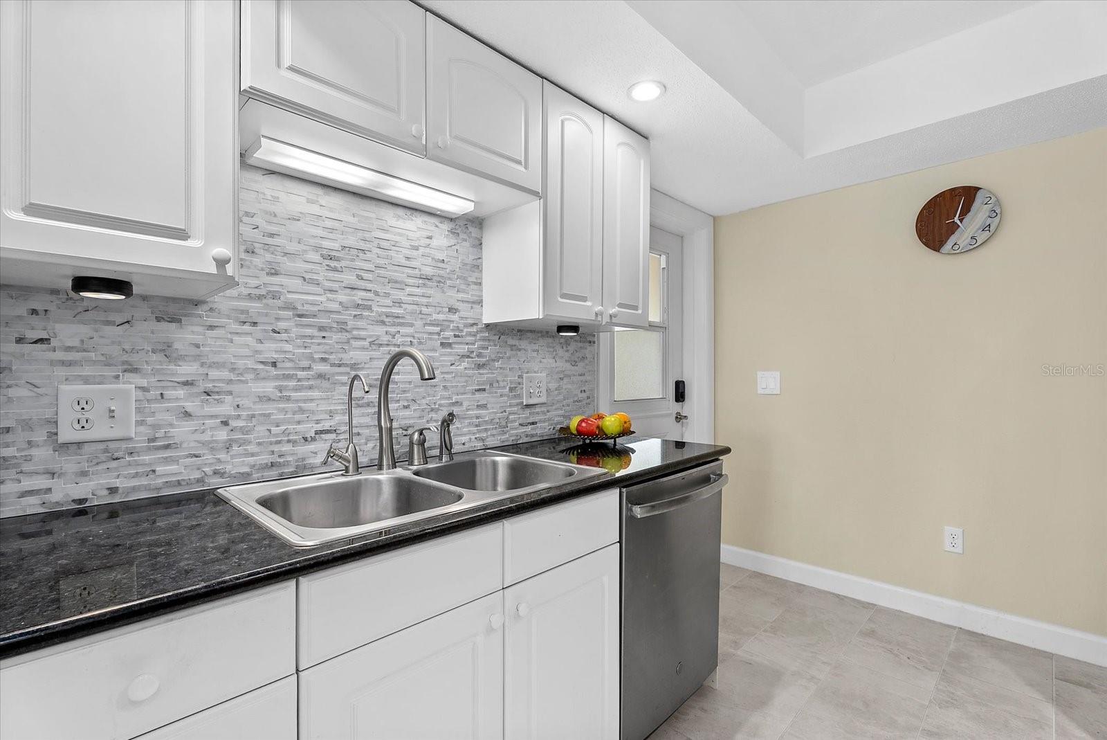 101 LOUELLA LN #10, NOKOMIS, FL, 34275