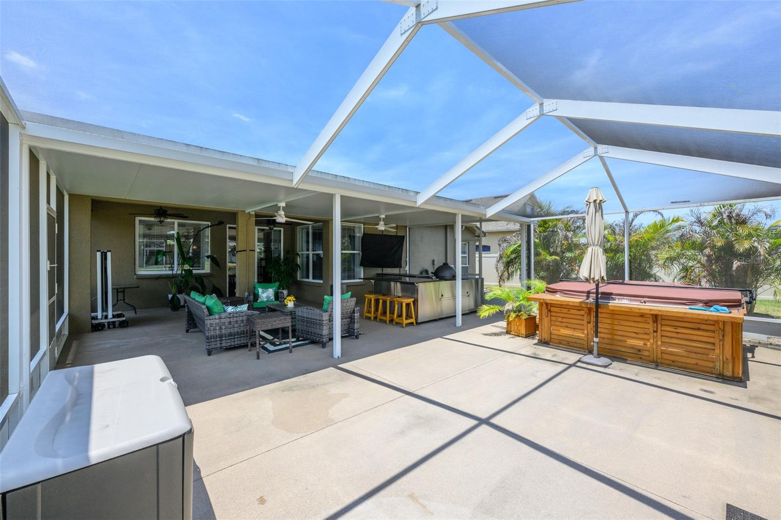 7318 GUILFORD PINE LN, APOLLO BEACH, FL, 33572