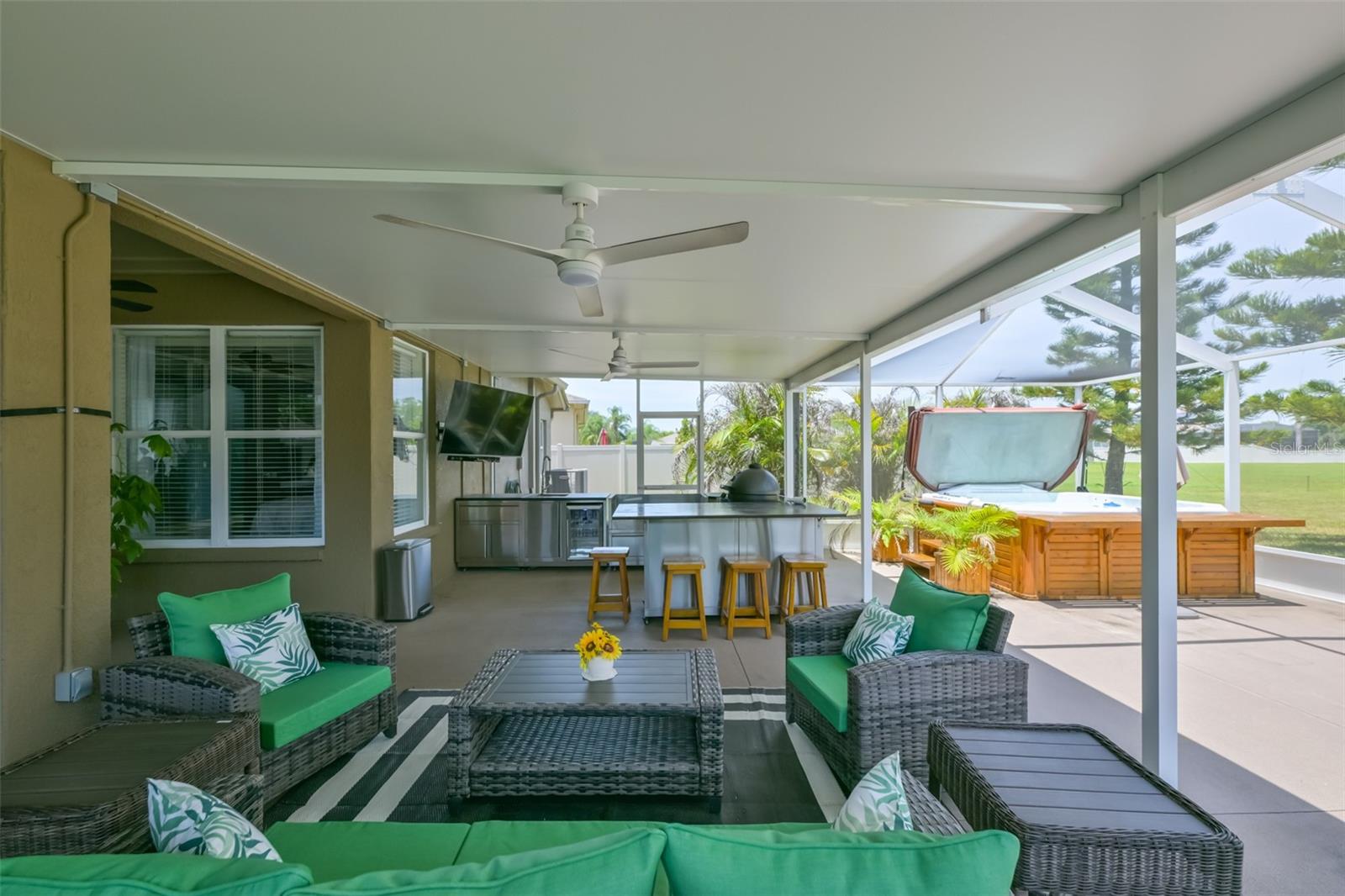 7318 GUILFORD PINE LN, APOLLO BEACH, FL, 33572