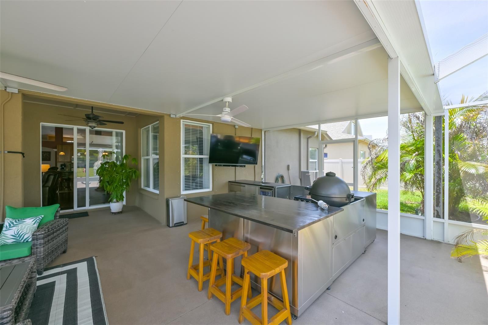 7318 GUILFORD PINE LN, APOLLO BEACH, FL, 33572