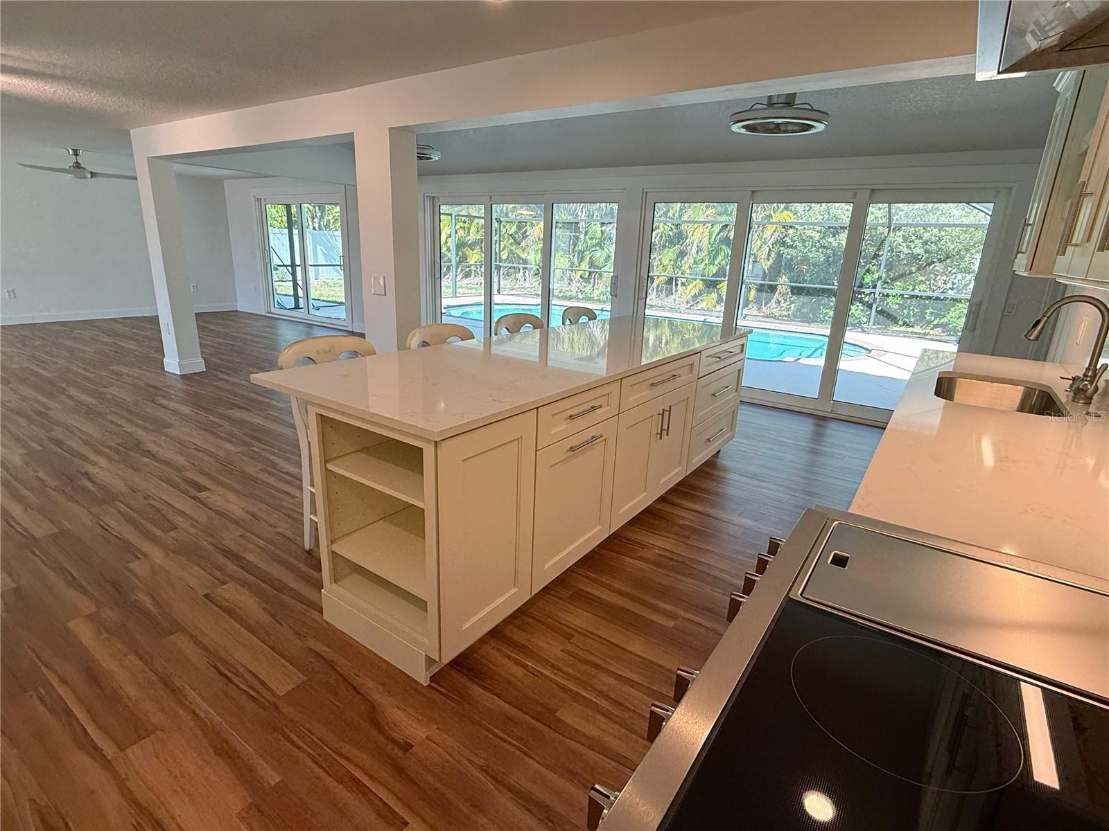 5569 SHADOW LAWN DR, SARASOTA, FL, 34242