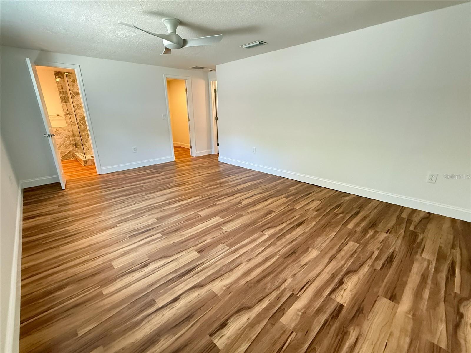 5569 SHADOW LAWN DR, SARASOTA, FL, 34242