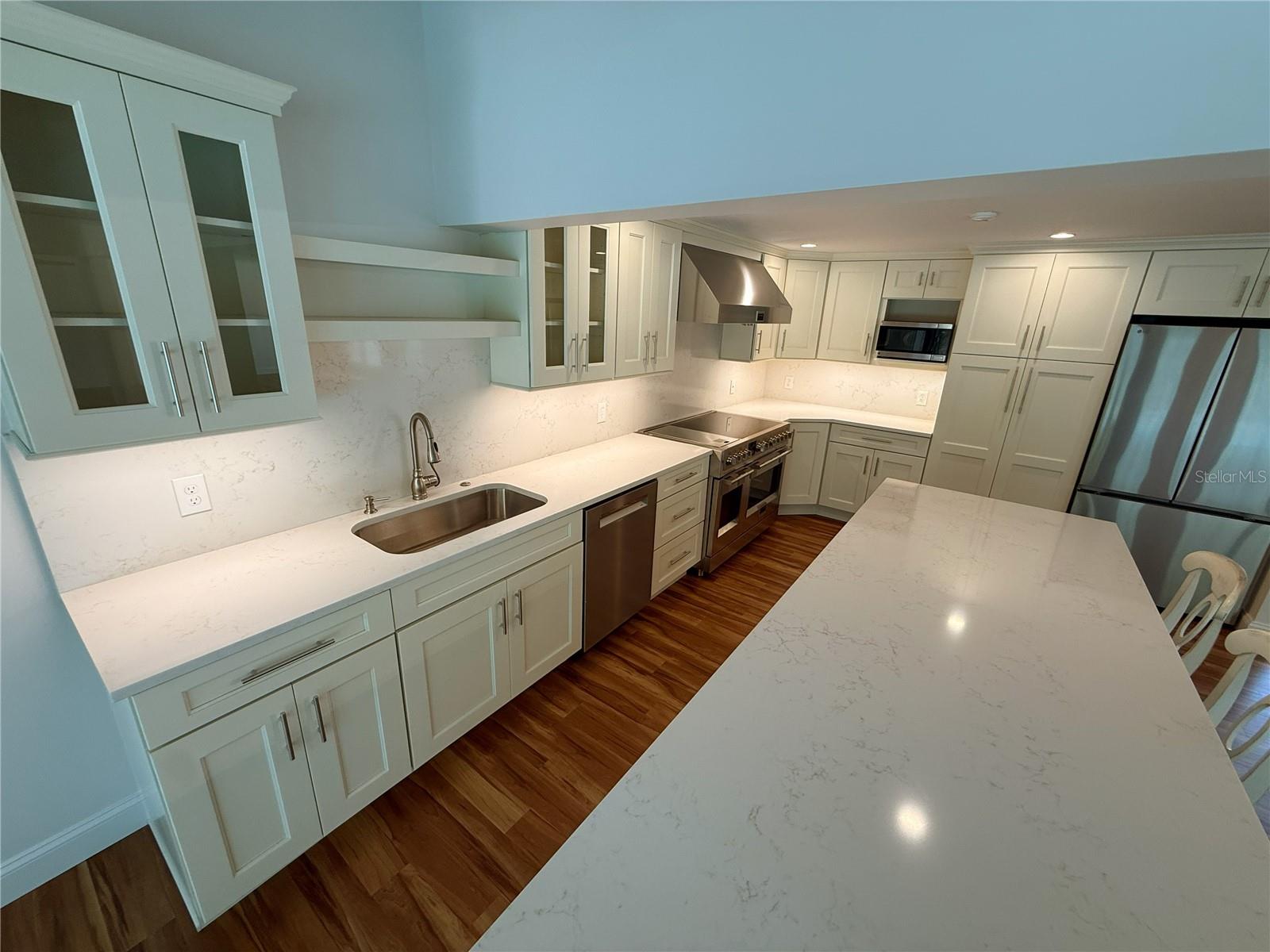 5569 SHADOW LAWN DR, SARASOTA, FL, 34242