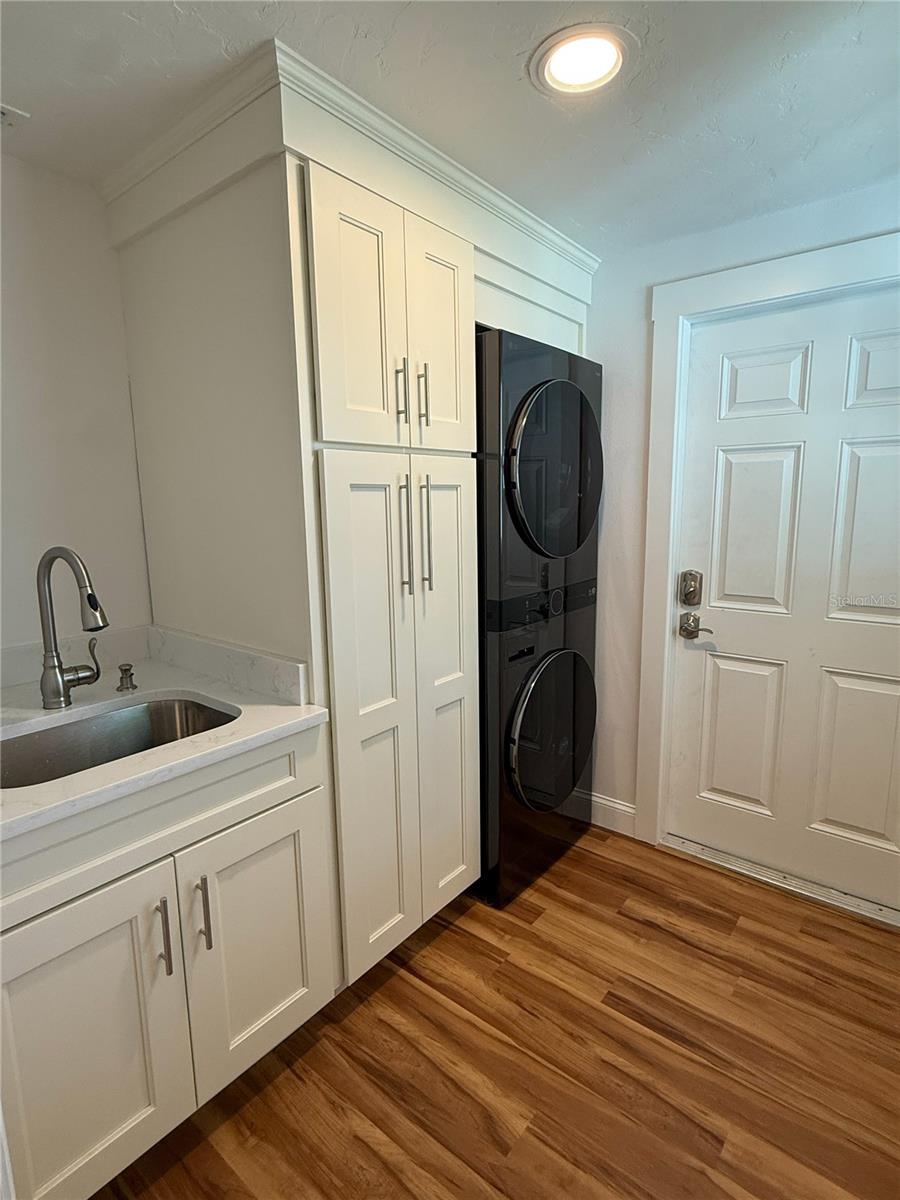 5569 SHADOW LAWN DR, SARASOTA, FL, 34242