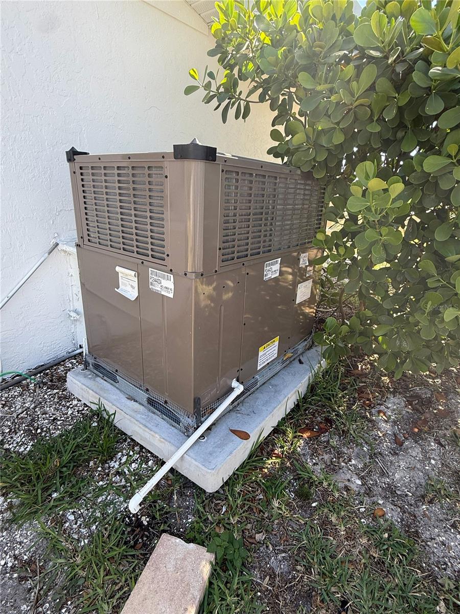 5569 SHADOW LAWN DR, SARASOTA, FL, 34242