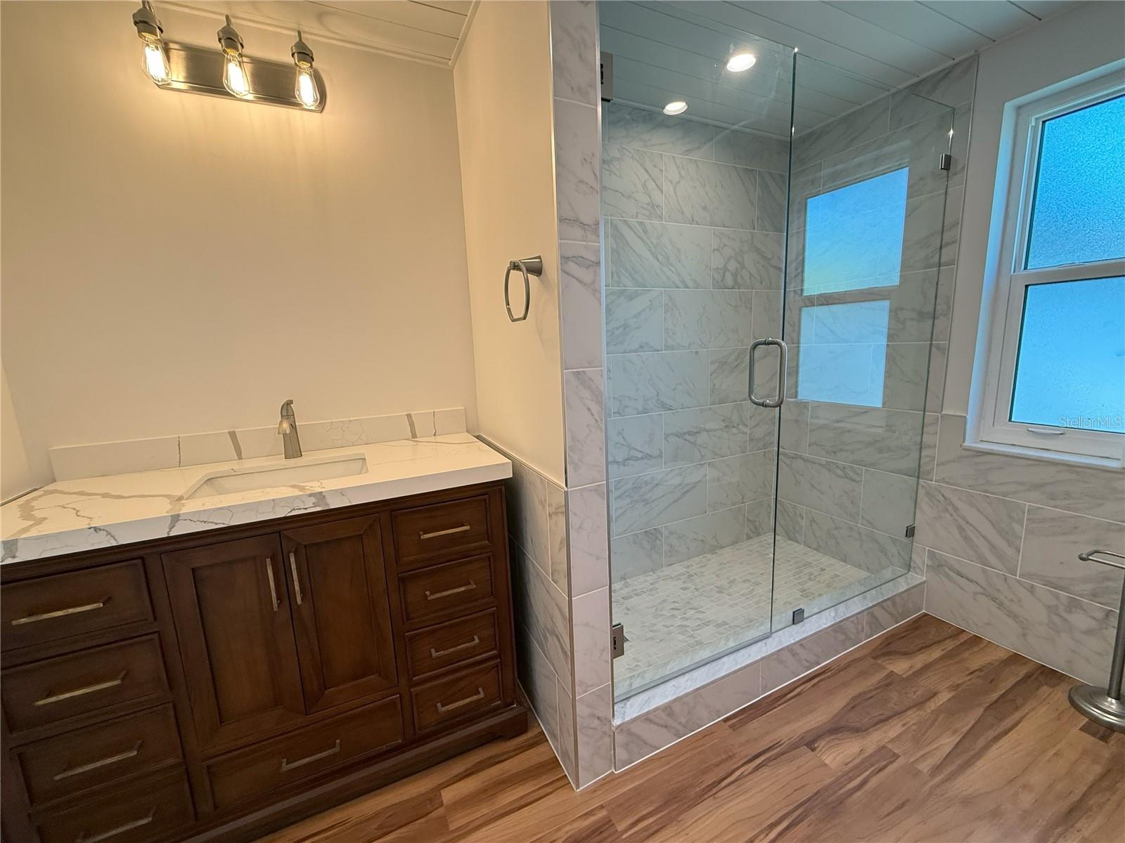 5569 SHADOW LAWN DR, SARASOTA, FL, 34242