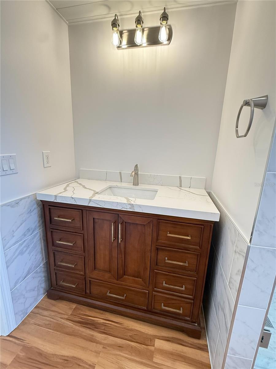 5569 SHADOW LAWN DR, SARASOTA, FL, 34242