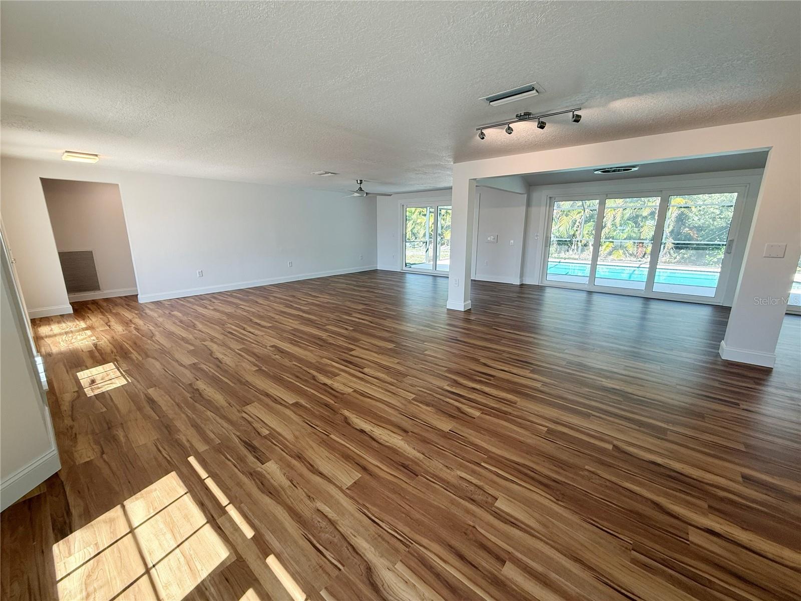 5569 SHADOW LAWN DR, SARASOTA, FL, 34242