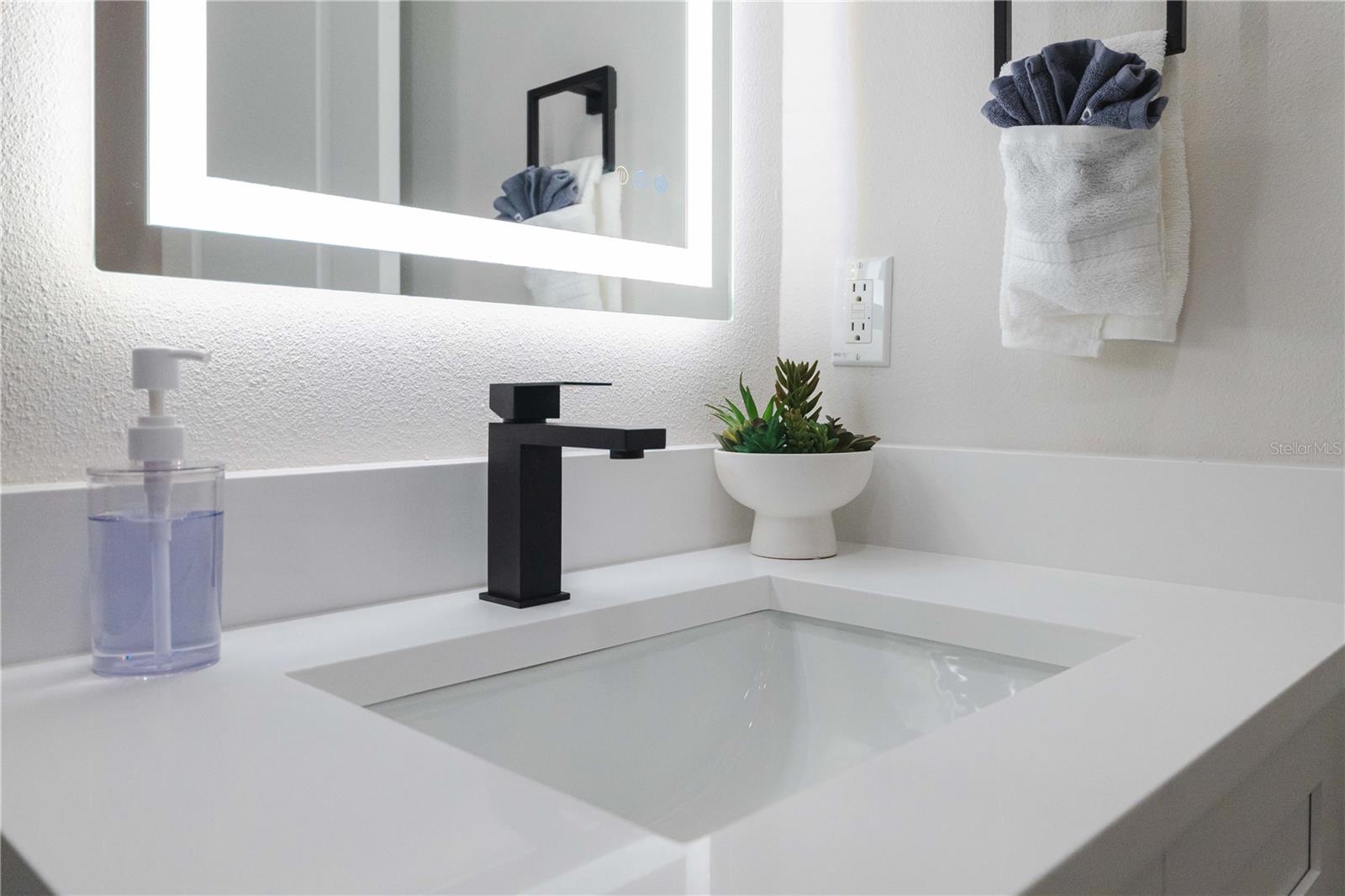 192-194 S LEMON AVE, BROOKSVILLE, FL, 34601