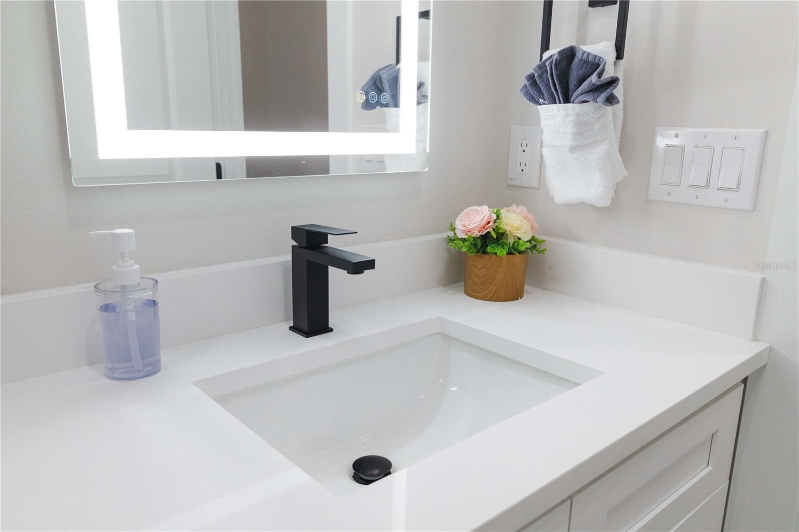 192-194 S LEMON AVE, BROOKSVILLE, FL, 34601