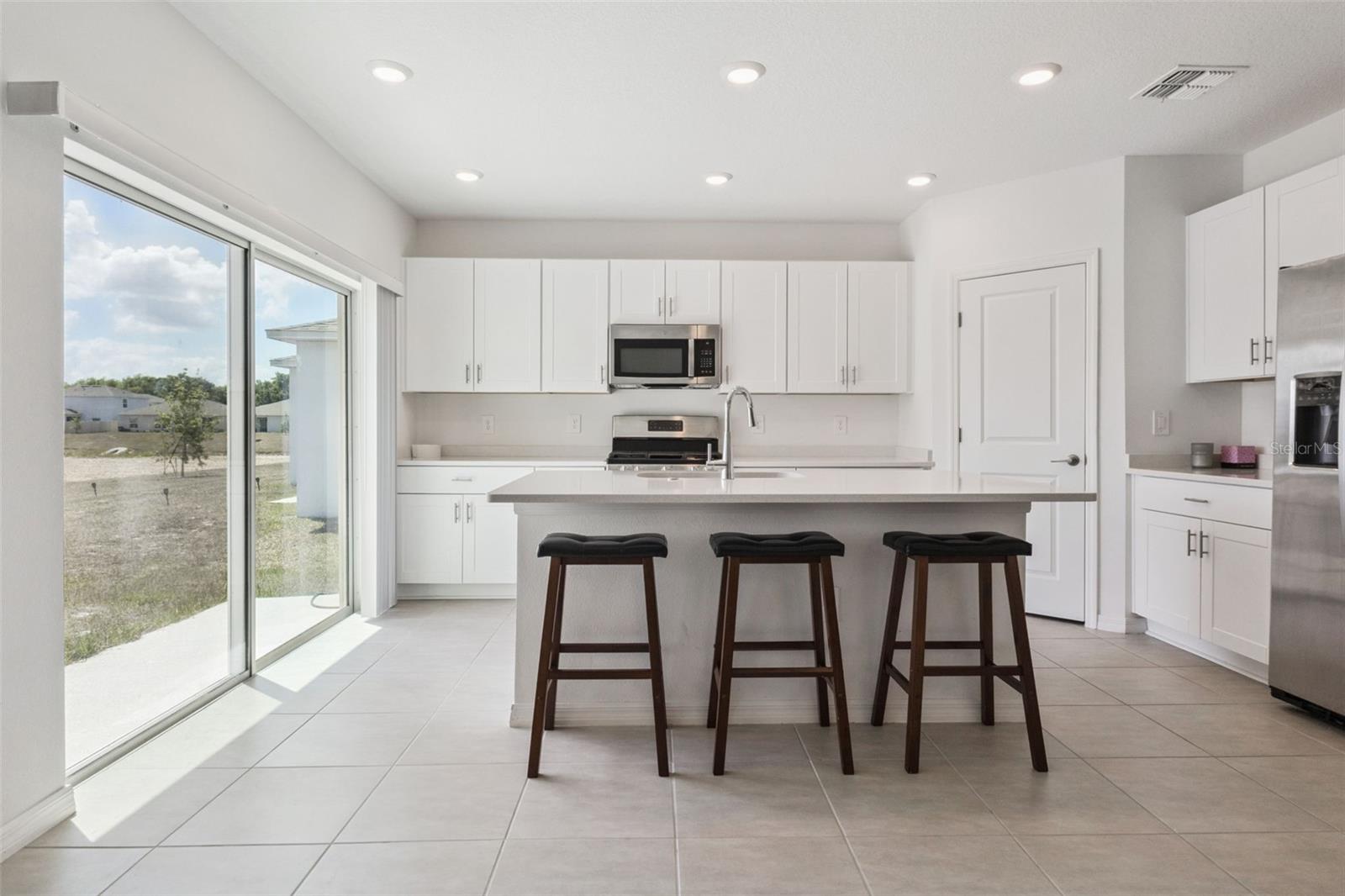 33857 SKY BLOSSOM CIR, LEESBURG, FL, 34788