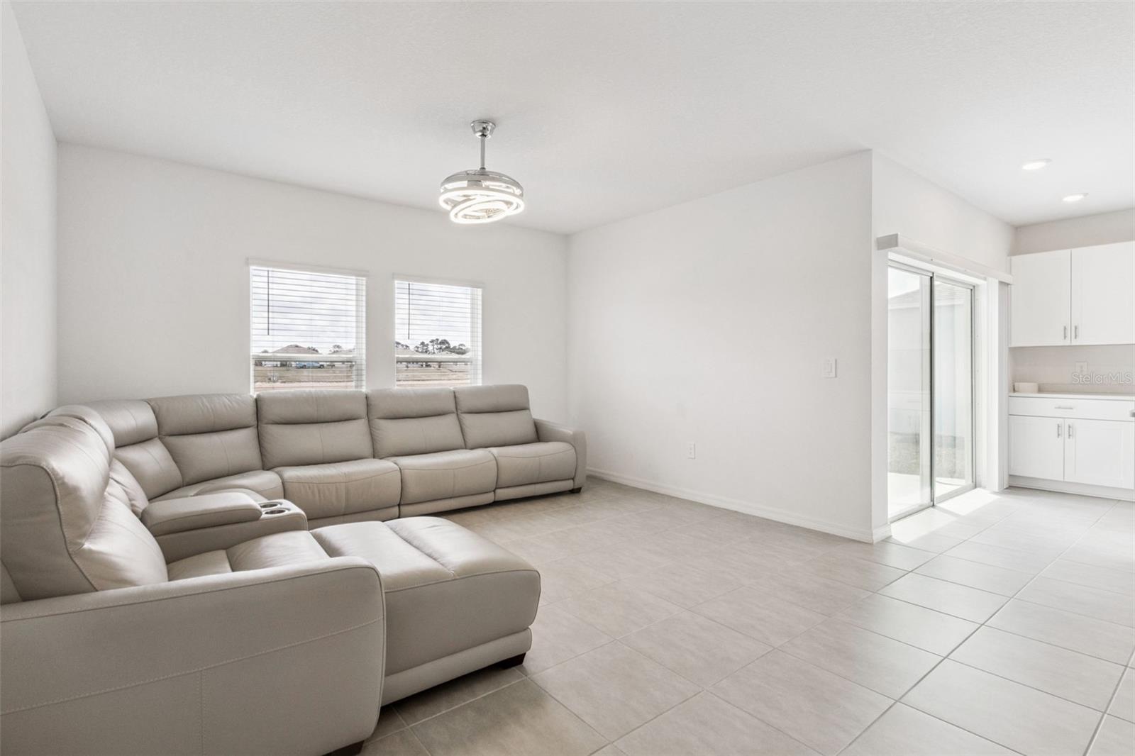 33857 SKY BLOSSOM CIR, LEESBURG, FL, 34788