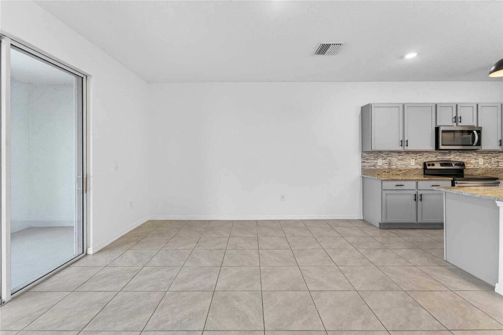 136 MANGROVE SHADE CIR, APOLLO BEACH, FL, 33572