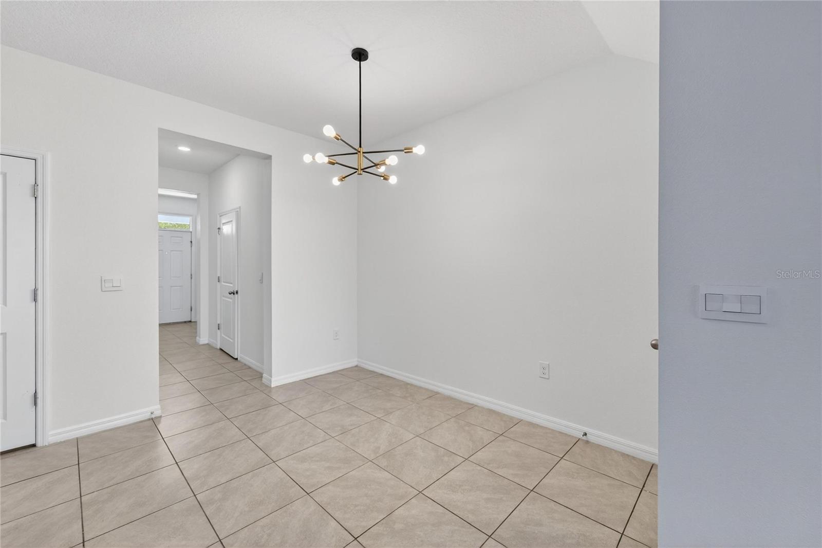 136 MANGROVE SHADE CIR, APOLLO BEACH, FL, 33572