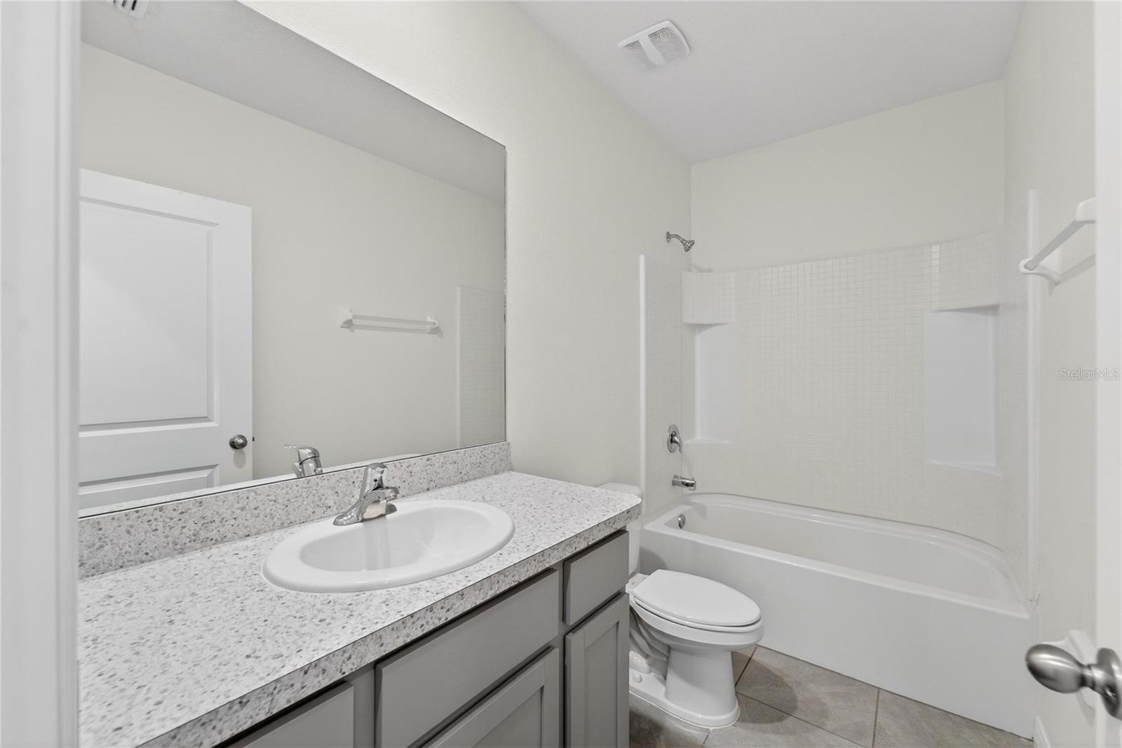 136 MANGROVE SHADE CIR, APOLLO BEACH, FL, 33572