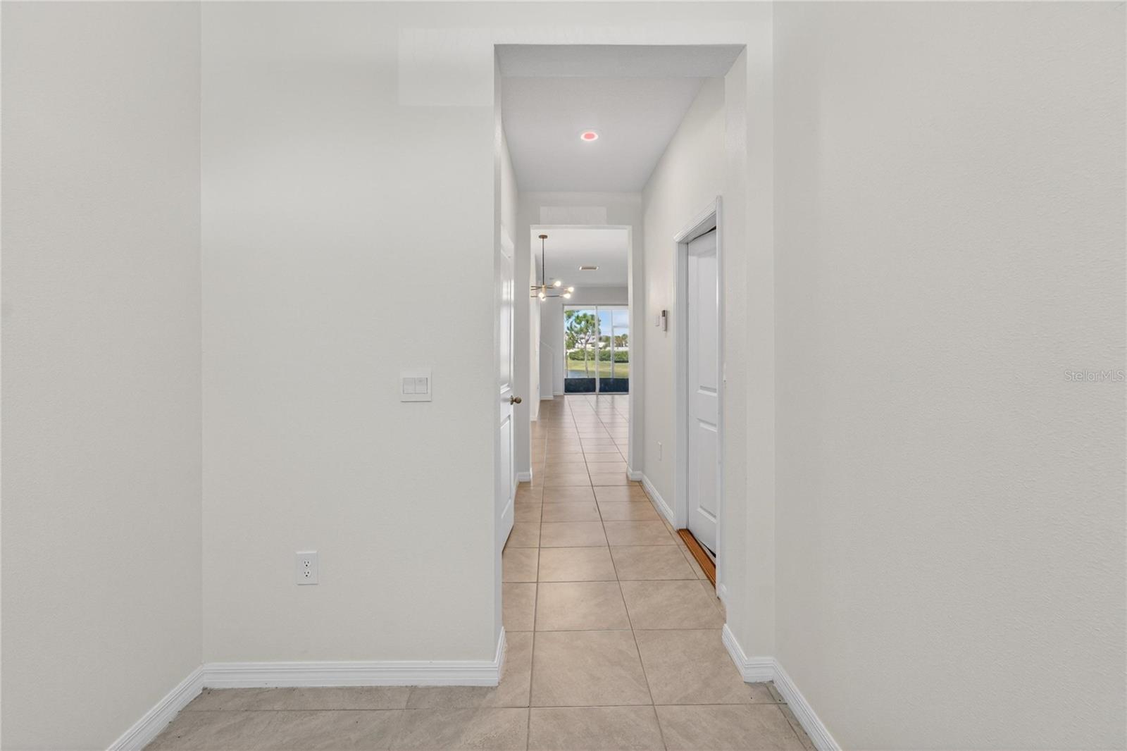 136 MANGROVE SHADE CIR, APOLLO BEACH, FL, 33572