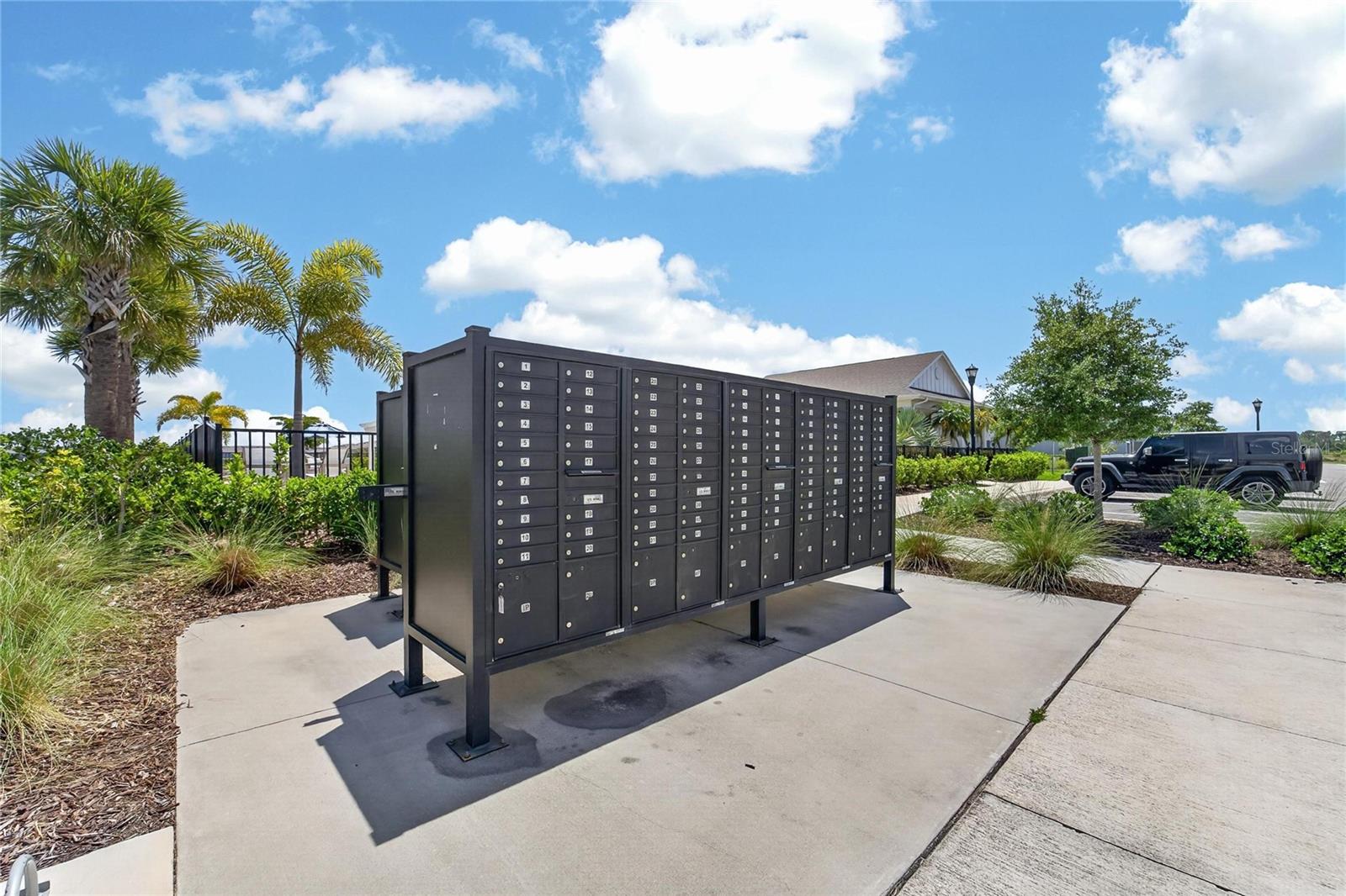 136 MANGROVE SHADE CIR, APOLLO BEACH, FL, 33572