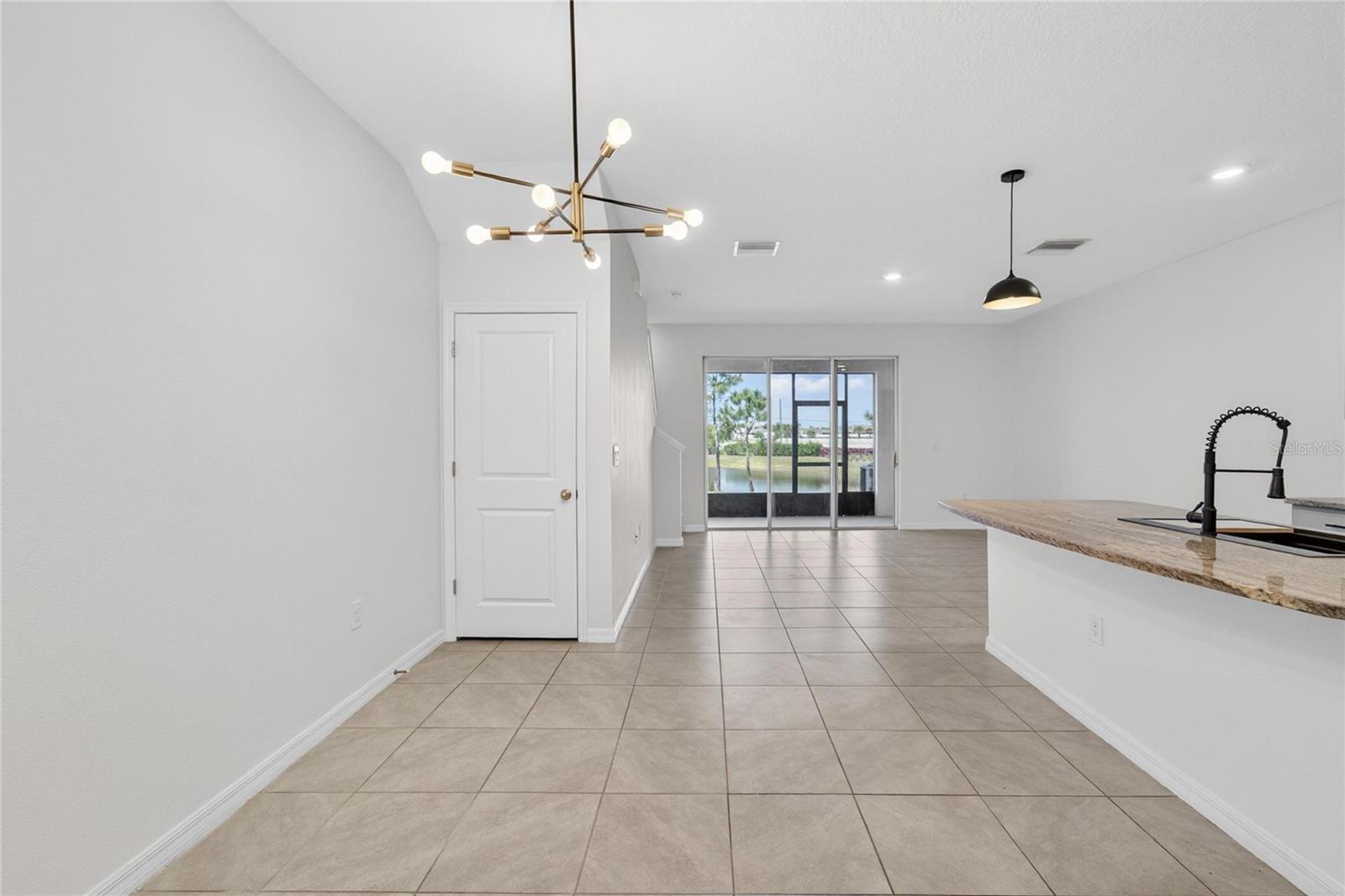 136 MANGROVE SHADE CIR, APOLLO BEACH, FL, 33572
