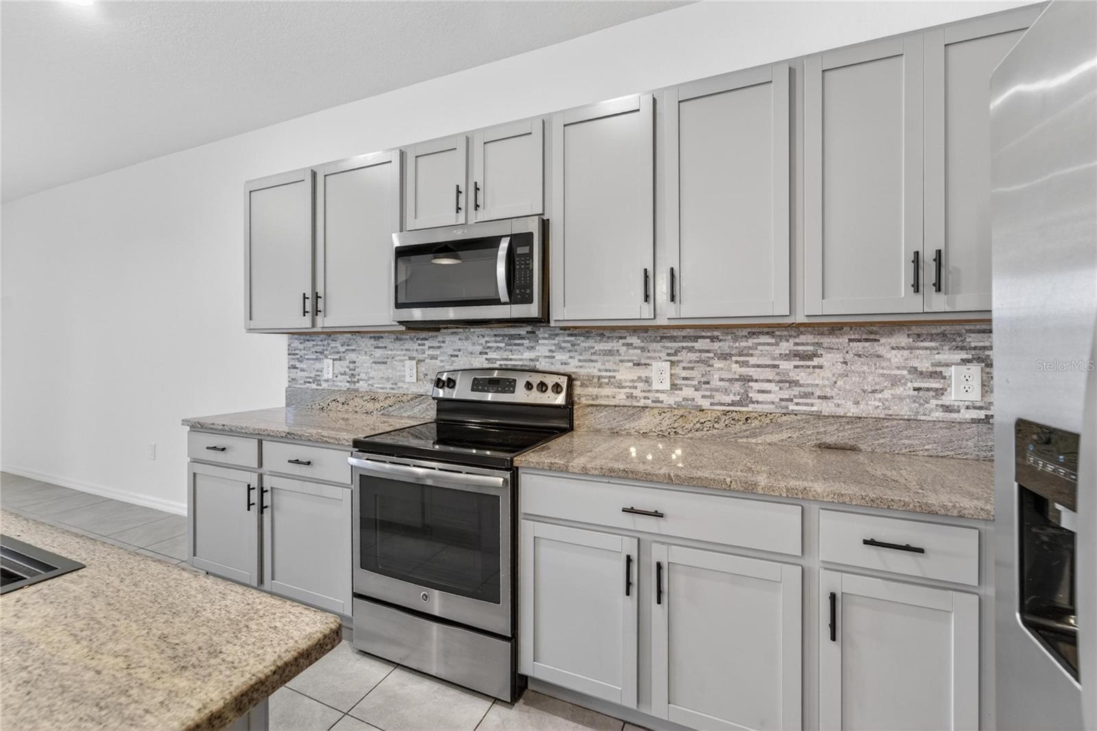 136 MANGROVE SHADE CIR, APOLLO BEACH, FL, 33572