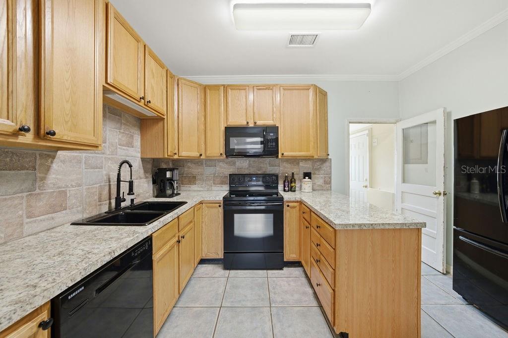 7207 S WEST SHORE BLVD, TAMPA, FL, 33616
